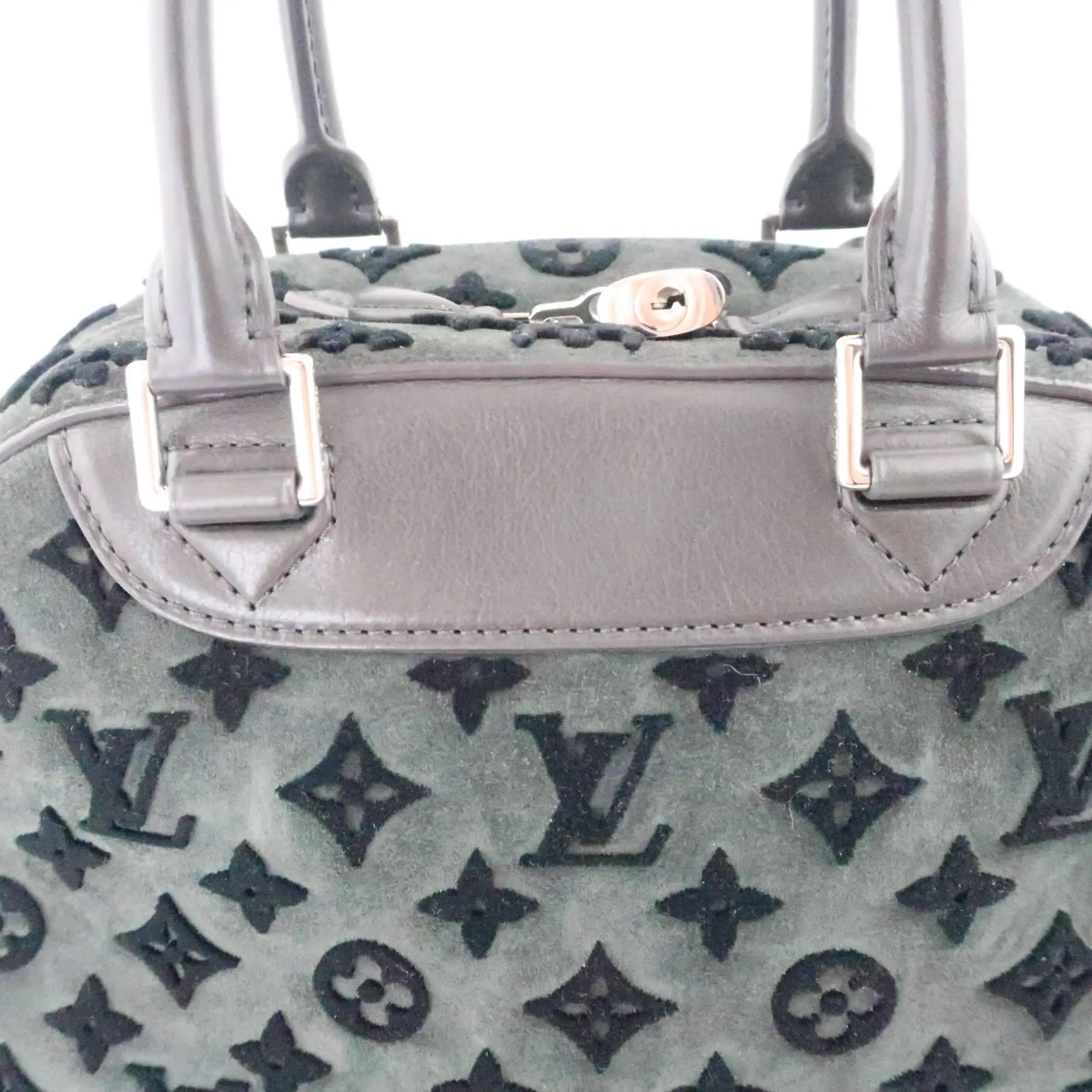 Louis Vuitton Limited Edition Gris Suede Monogram Tuffetage Deauville Cube Bag - Image 37