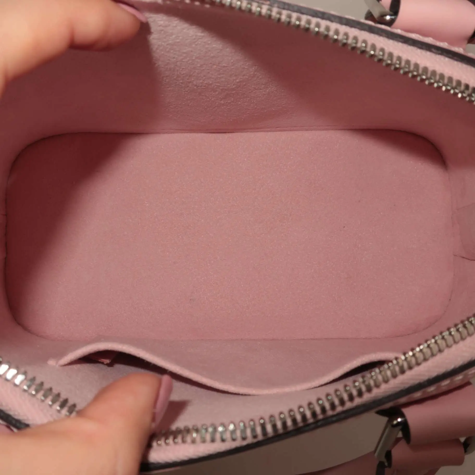 Louis Vuitton Epi Alma BB Rose Ballerine Bag - Image 10