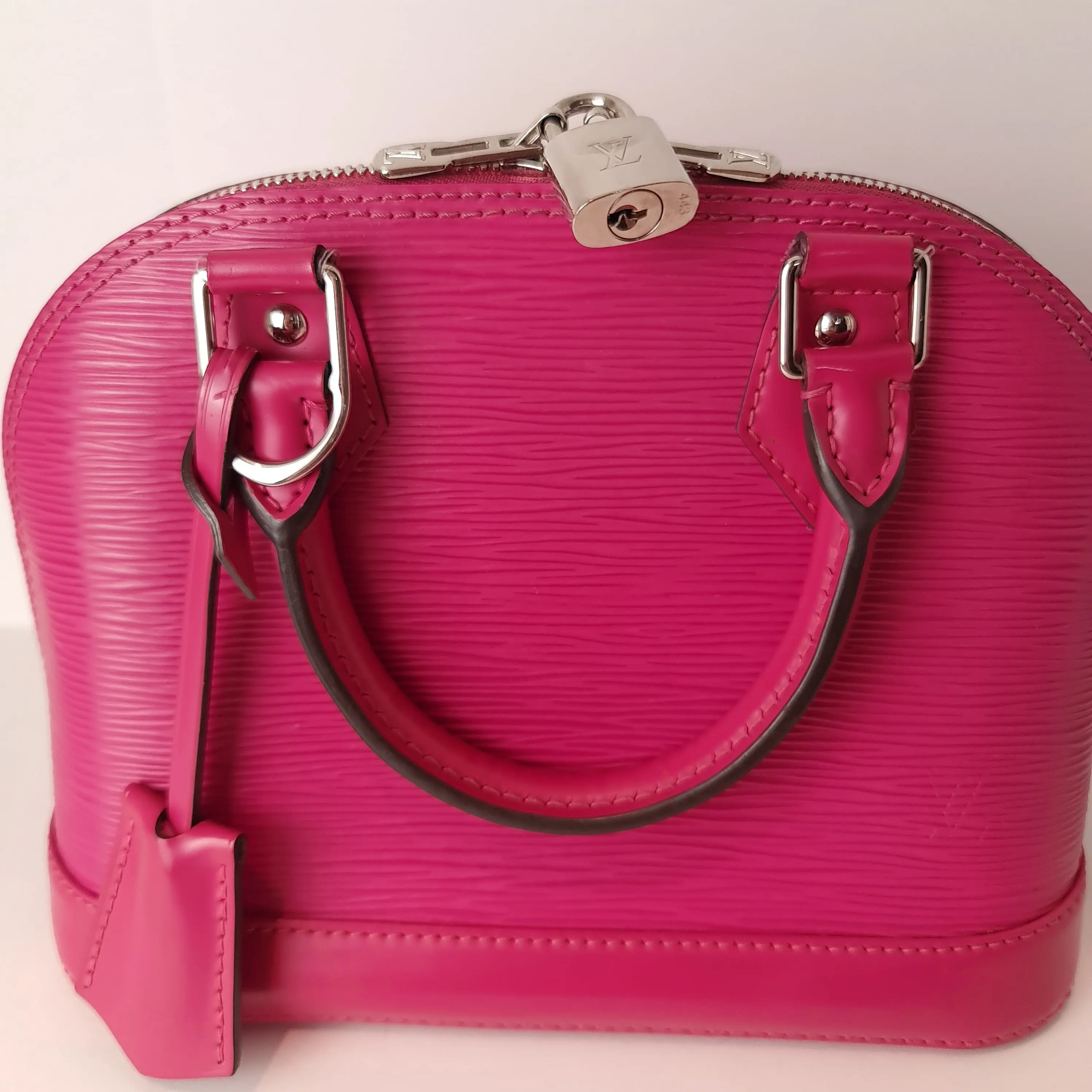 Louis Vuitton Raspberry Epi Alma BB Crossbody Bag - Image 10