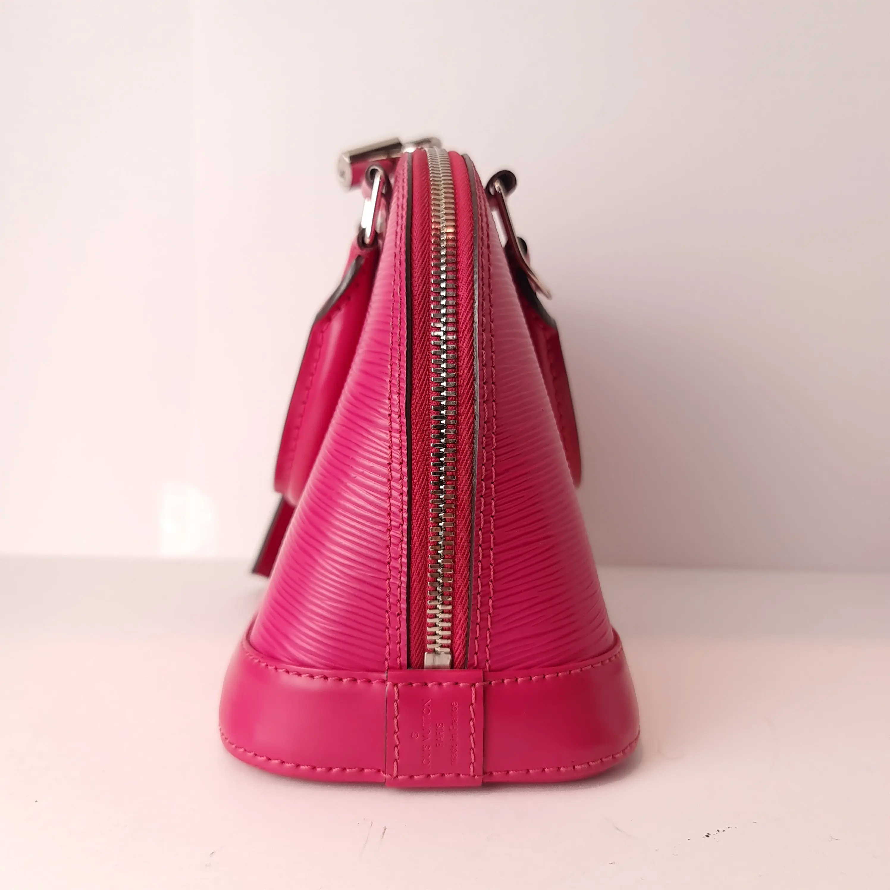 Louis Vuitton Raspberry Epi Alma BB Crossbody Bag - Image 11