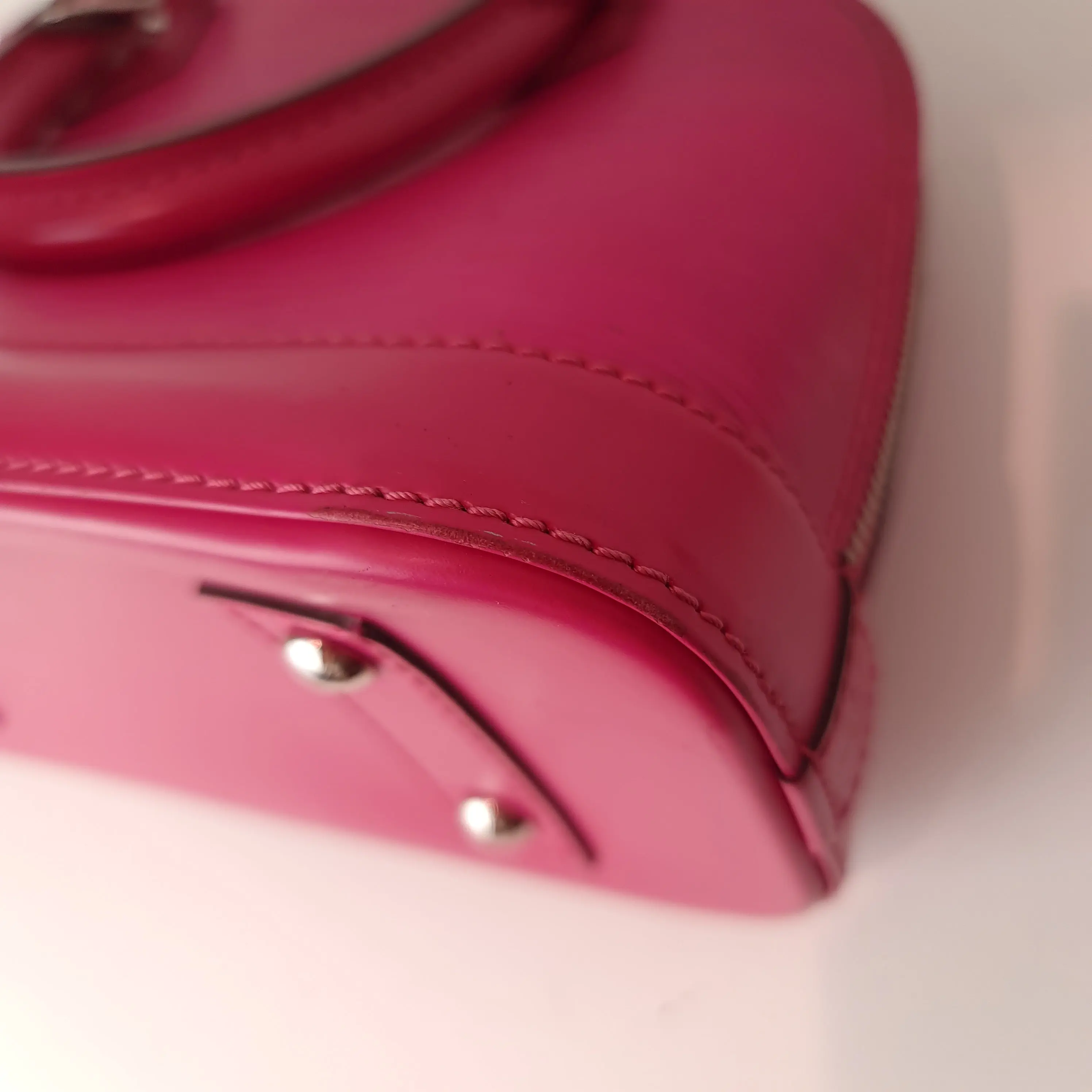 Louis Vuitton Raspberry Epi Alma BB Crossbody Bag - Image 14