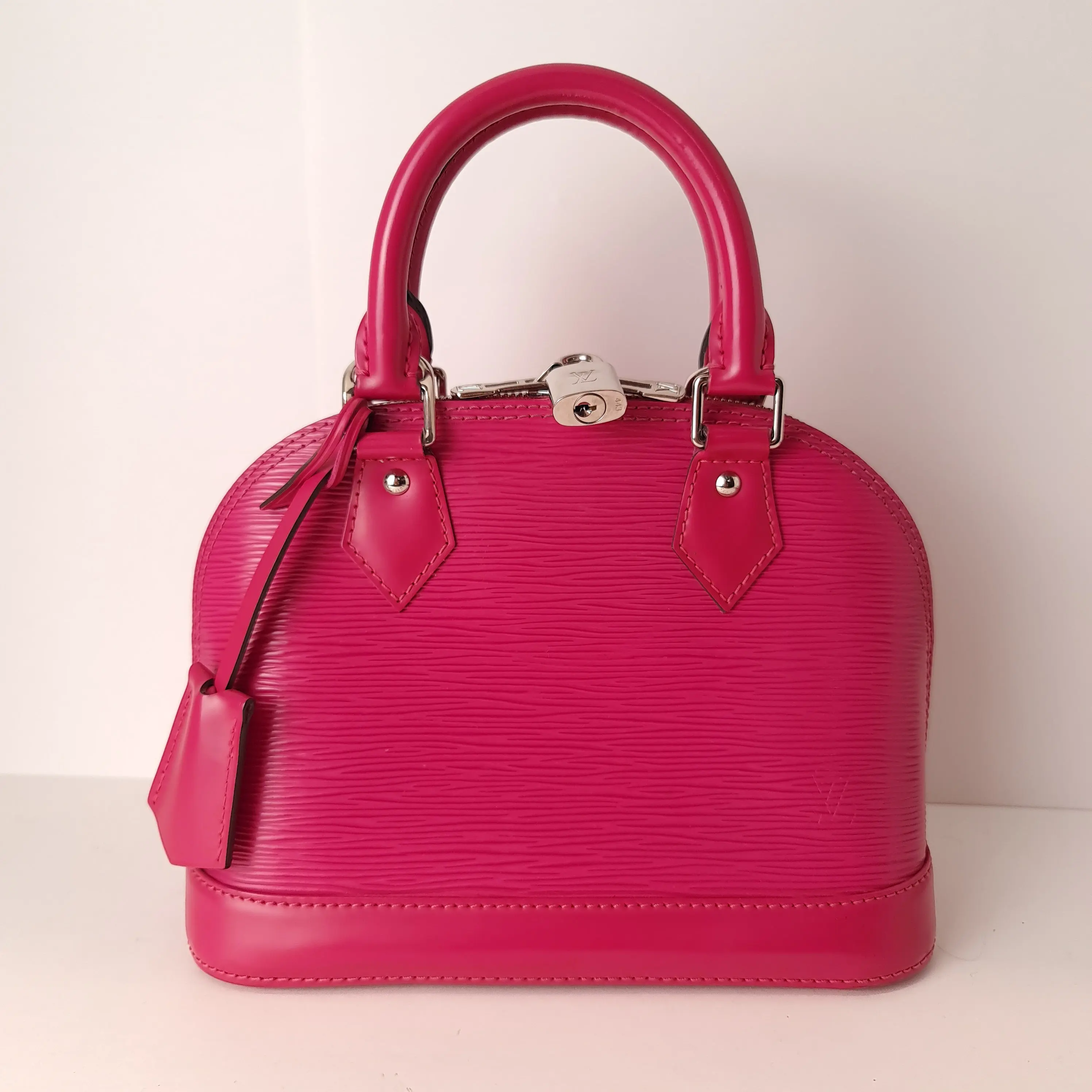 Louis Vuitton Raspberry Epi Alma BB Crossbody Bag - Image 2