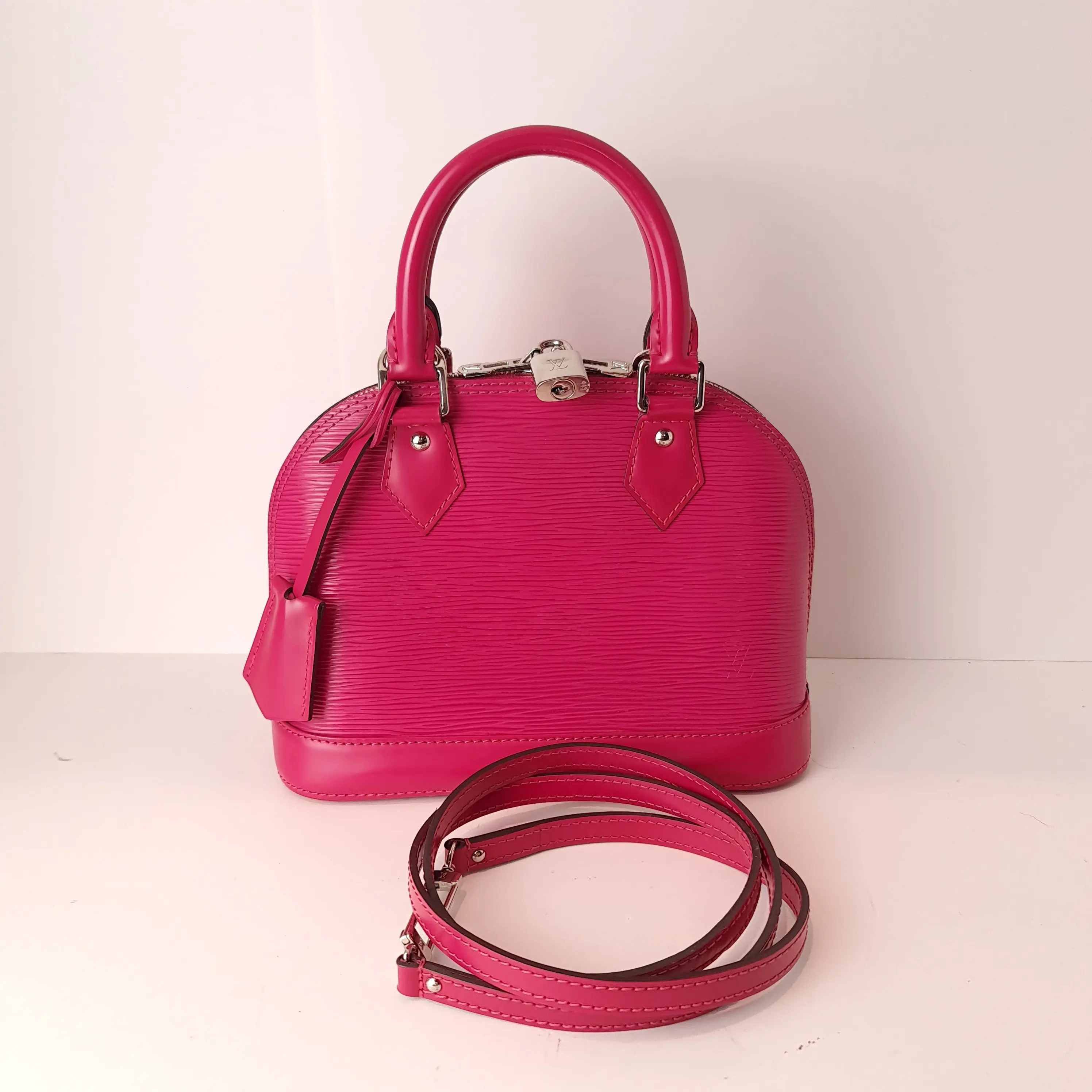 Louis Vuitton Raspberry Epi Alma BB Crossbody Bag - Image 3