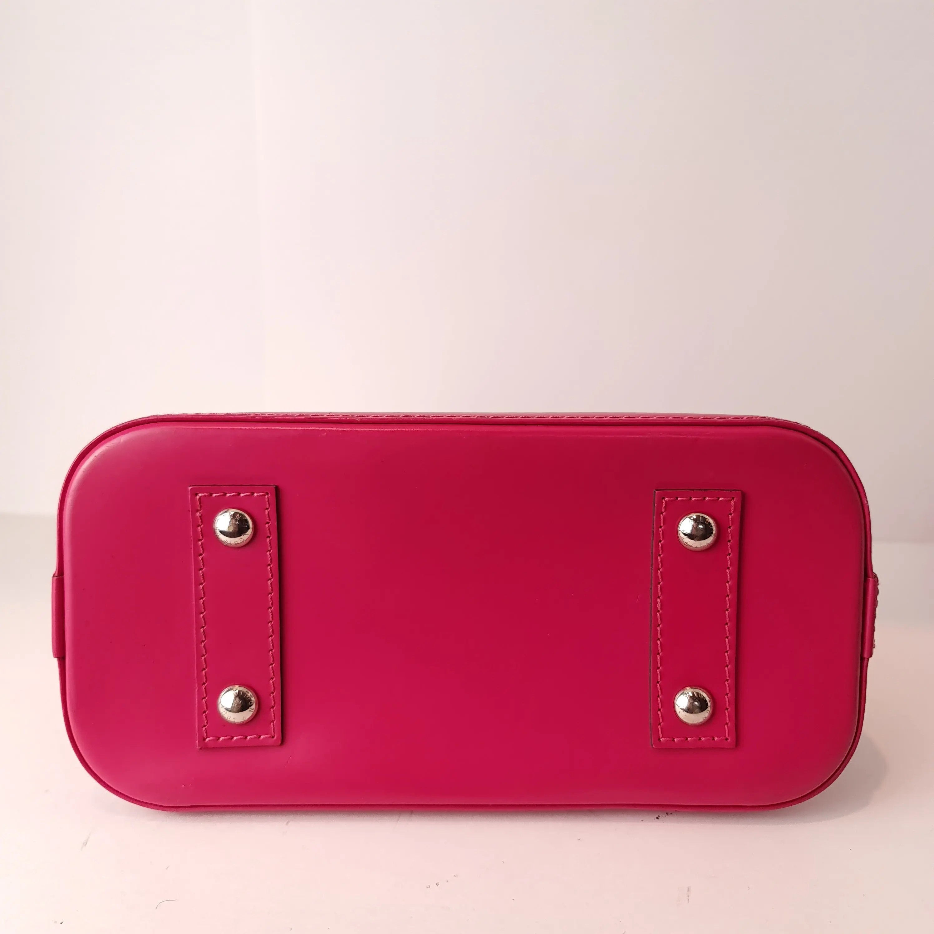 Louis Vuitton Raspberry Epi Alma BB Crossbody Bag - Image 5