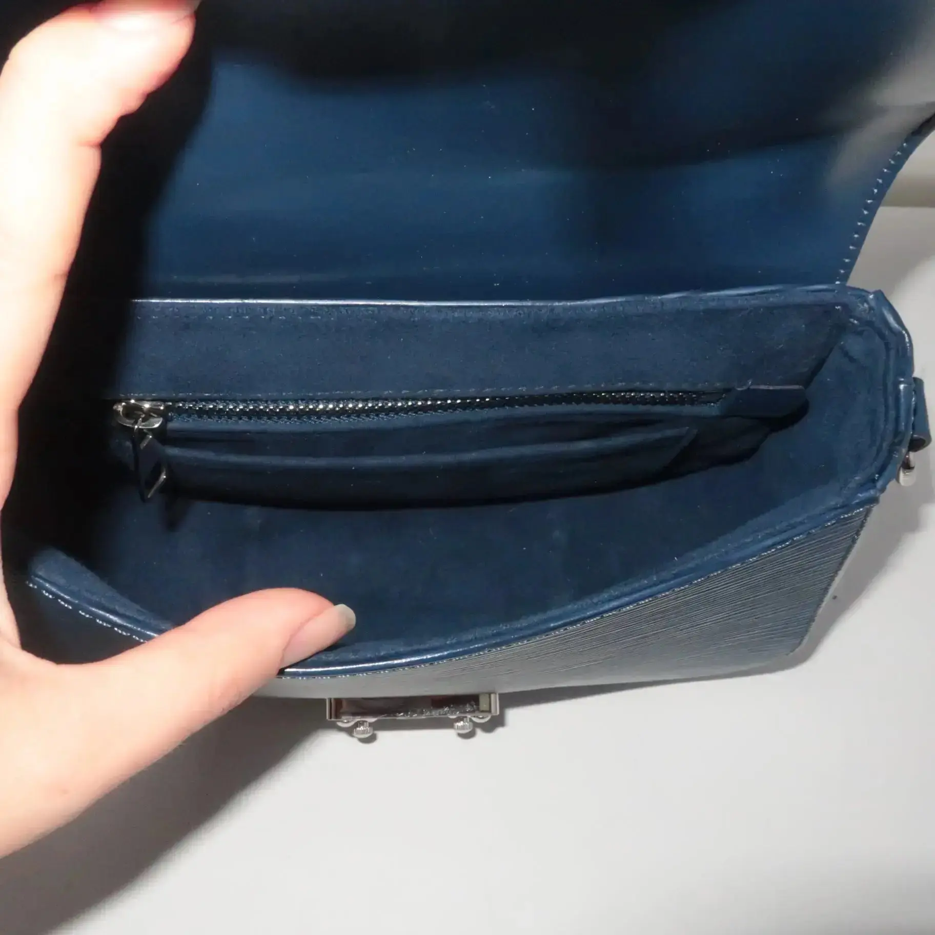 Louis Vuitton Epi Leather Blue Eden PM Shoulder Bag - Image 7