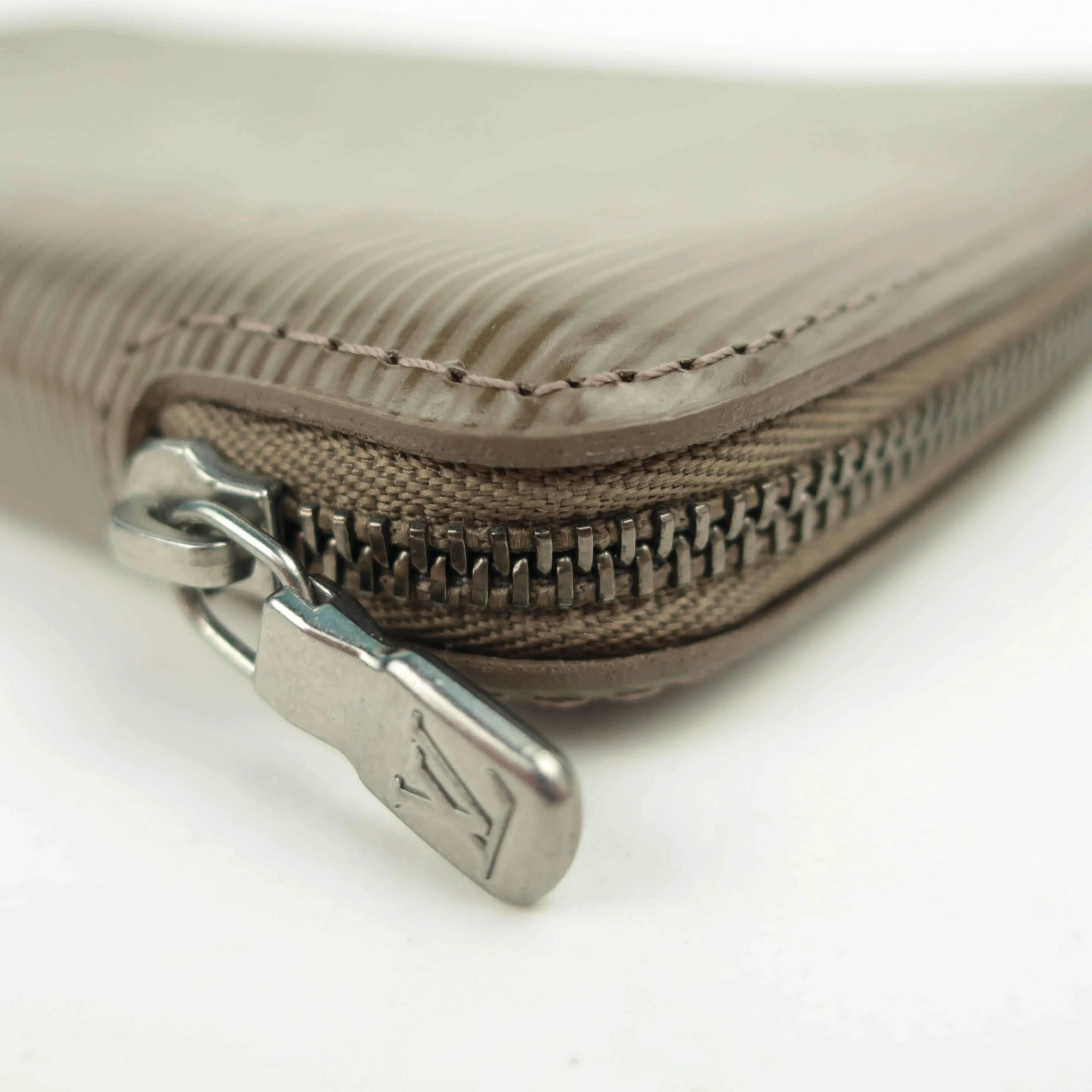 Louis Vuitton Etoupe Epi Geode Organizer Zippy Wallet - Image 11