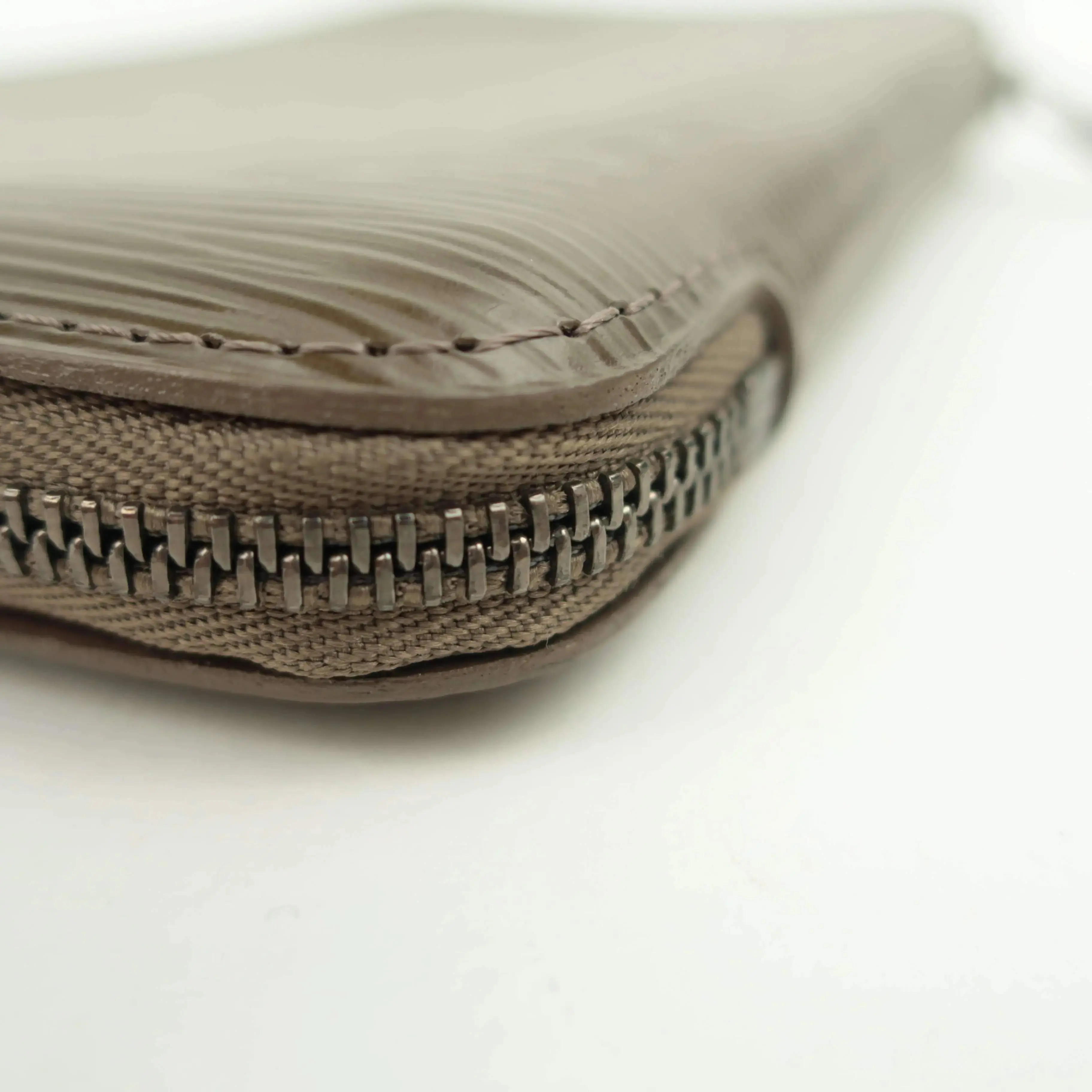 Louis Vuitton Etoupe Epi Geode Organizer Zippy Wallet - Image 18