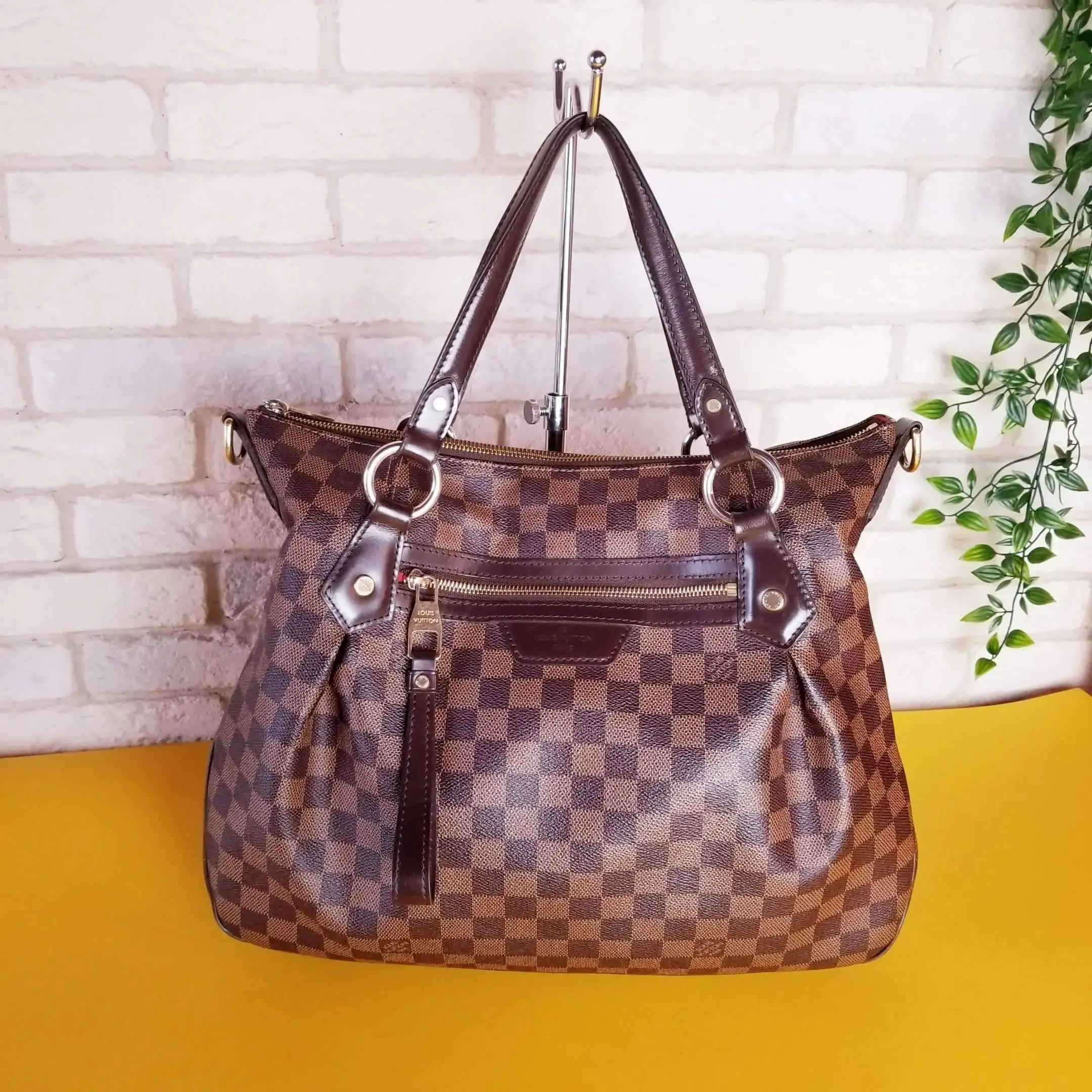 Louis Vuitton Evora MM Damier Ebene Bag - Image 3