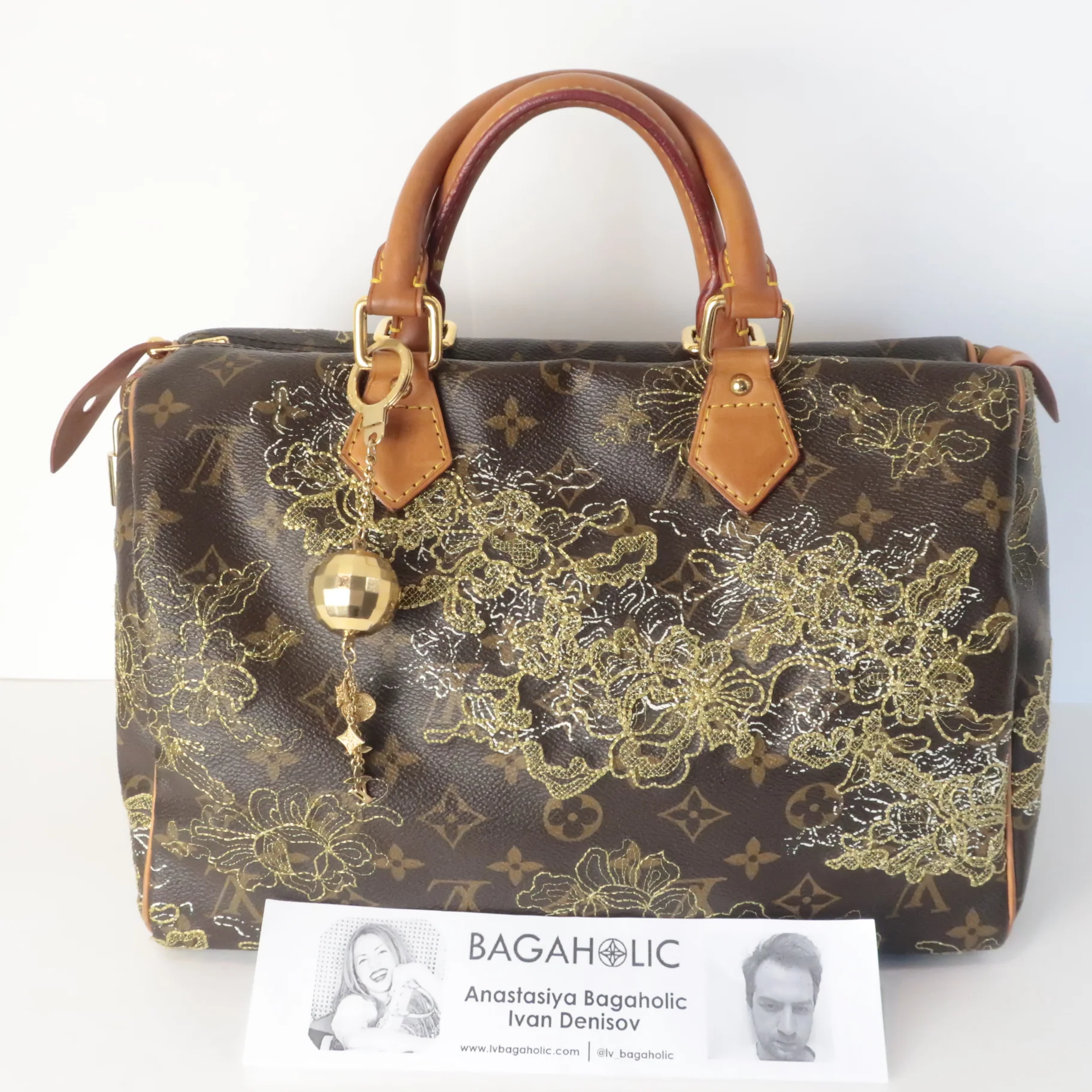 Louis Vuitton Gold Speedy Dentelle Bag + charm! - Image 3