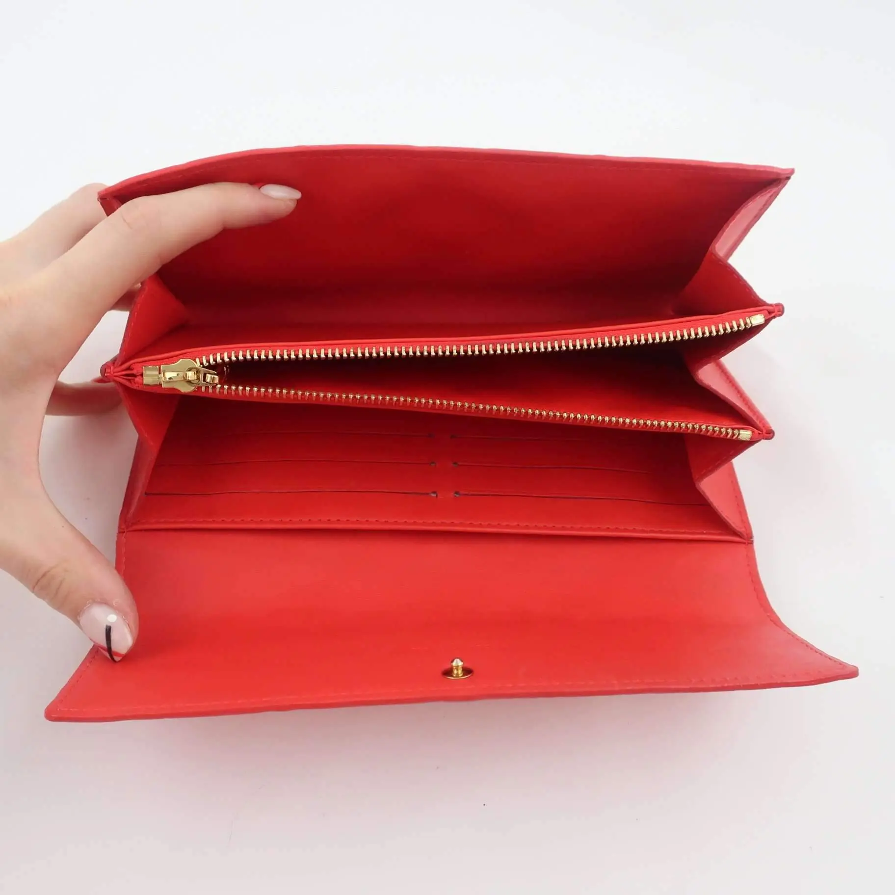 Louis Vuitton Rouge Grenadine Monogram Vernis International Wallet - Image 10