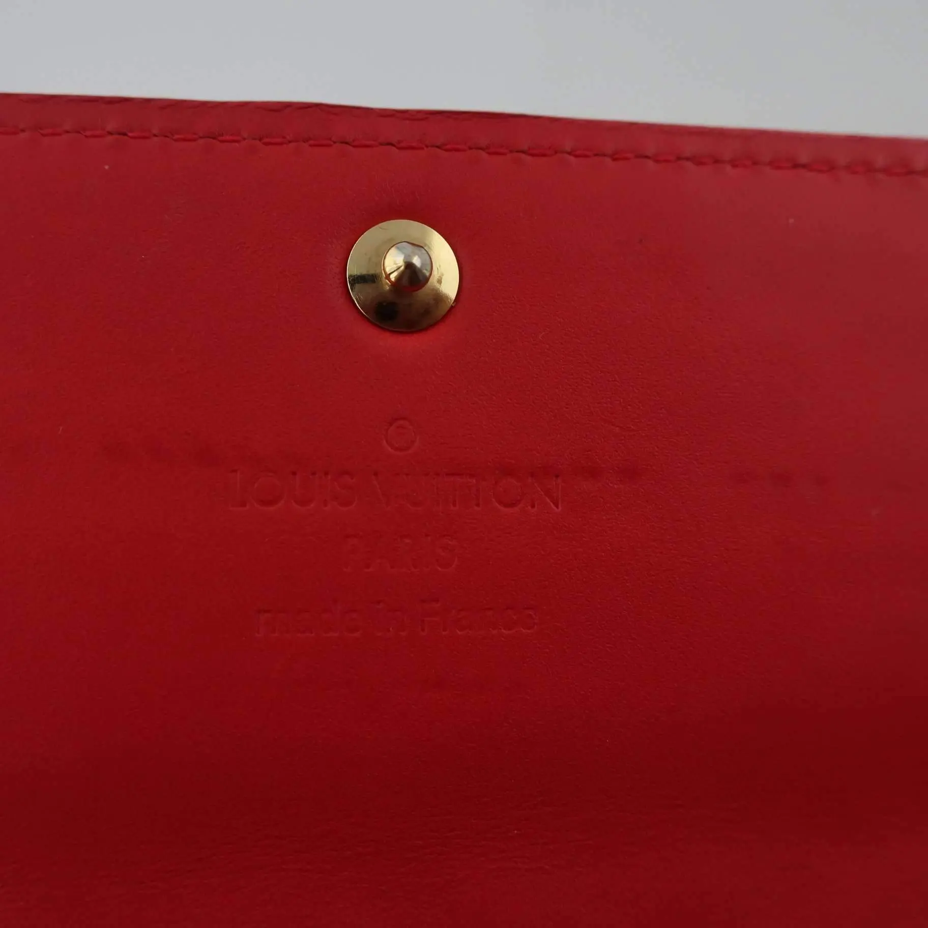 Louis Vuitton Rouge Grenadine Monogram Vernis International Wallet - Image 12