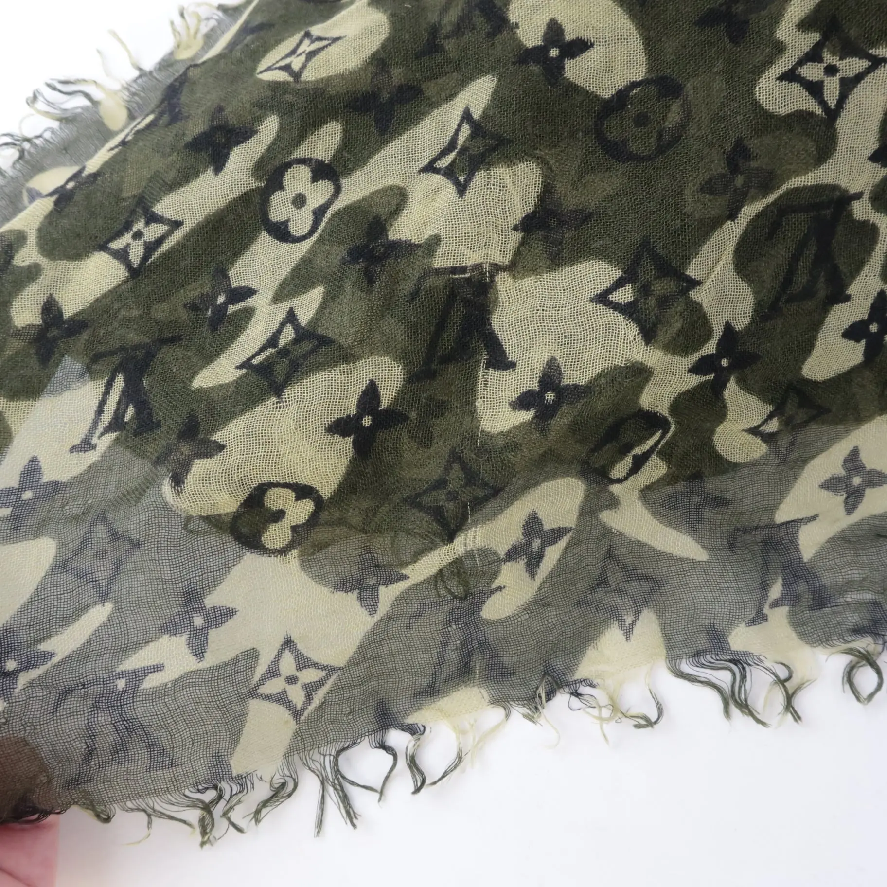 Louis Vuitton Monogramouflage/Camouflage Takashi Murakami Stole/Shawl (728) - Image 6