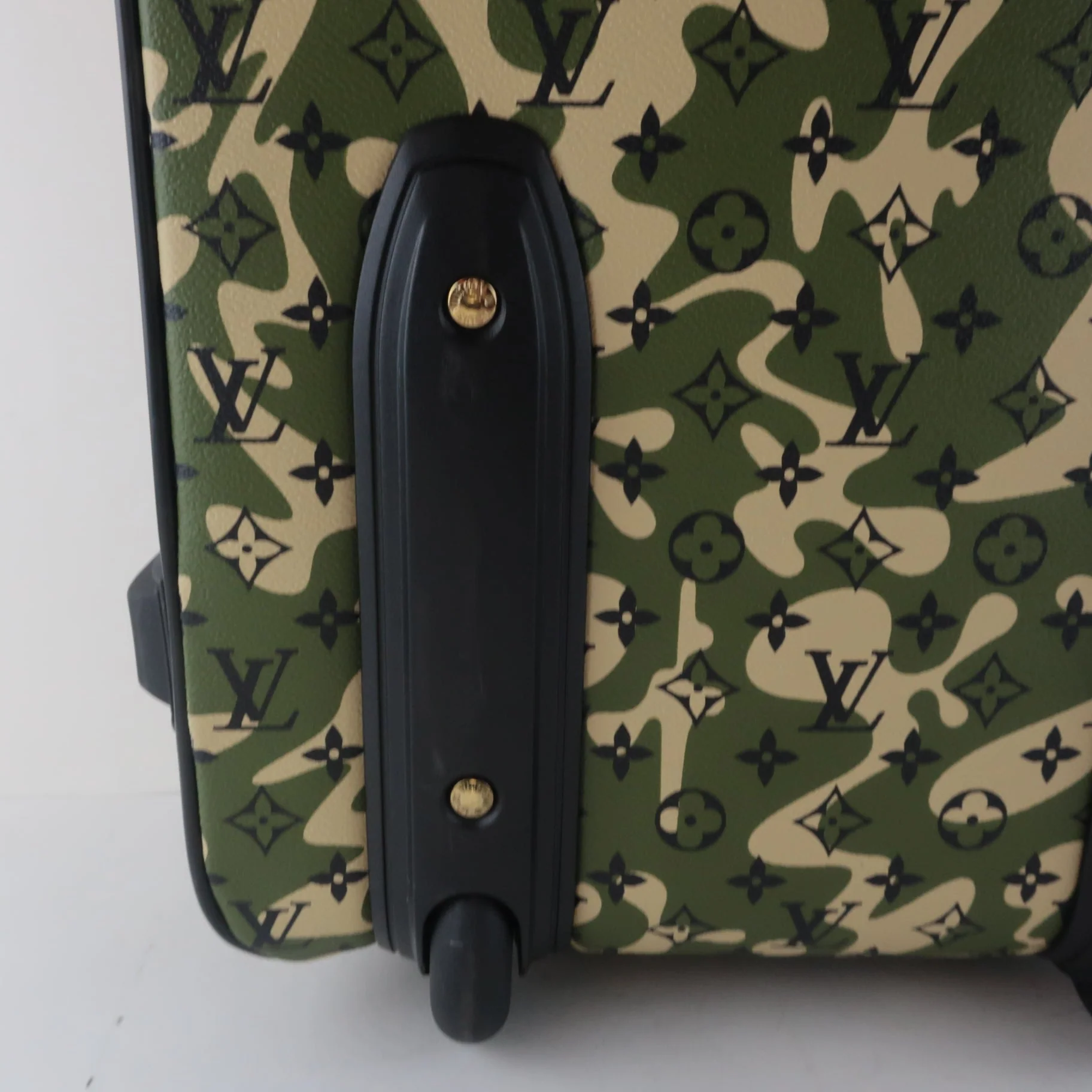 Louis Vuitton Limited Edition Monogramouflage Pegase 55 Suitcase (732) - Image 10