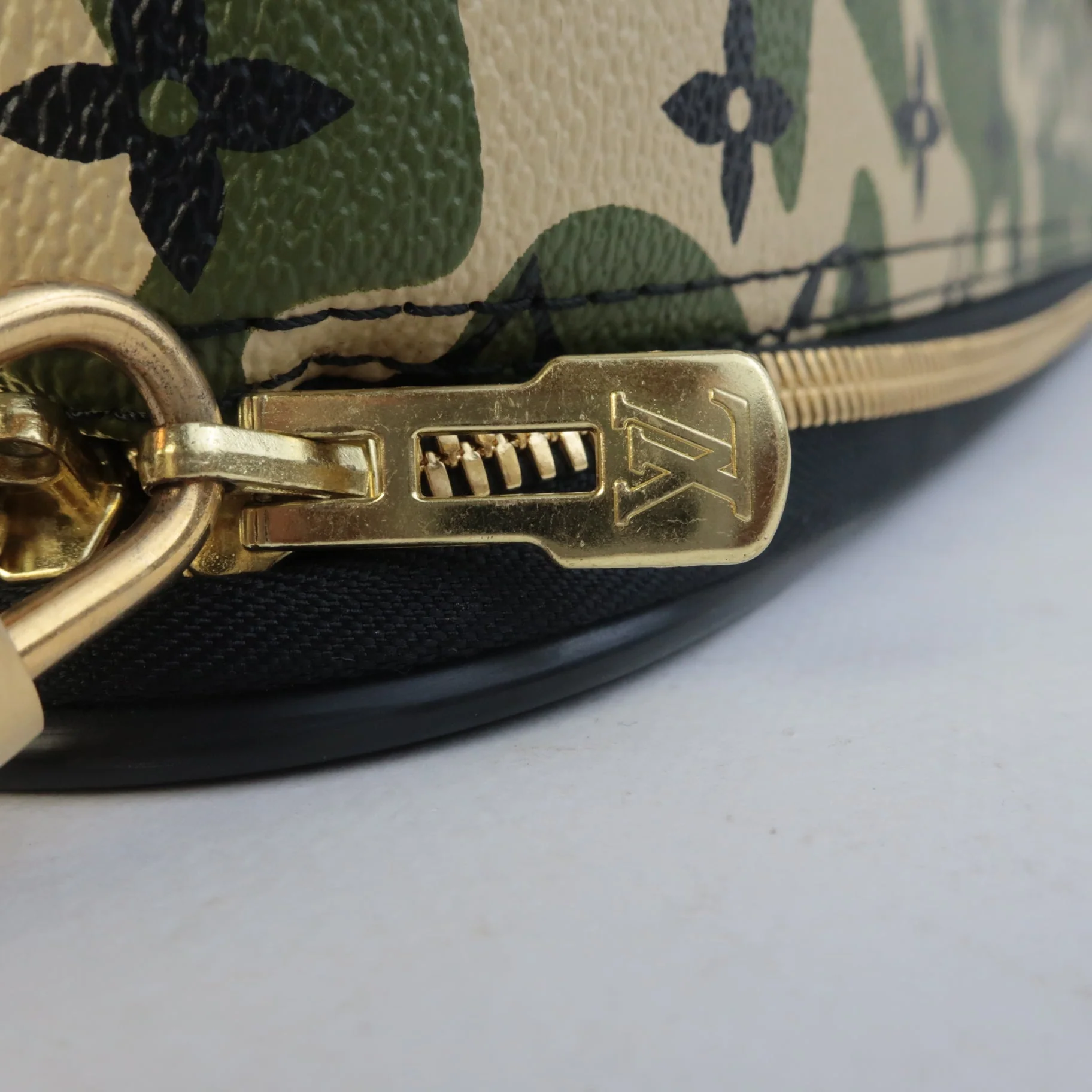 Louis Vuitton Limited Edition Monogramouflage Pegase 55 Suitcase (732) - Image 17