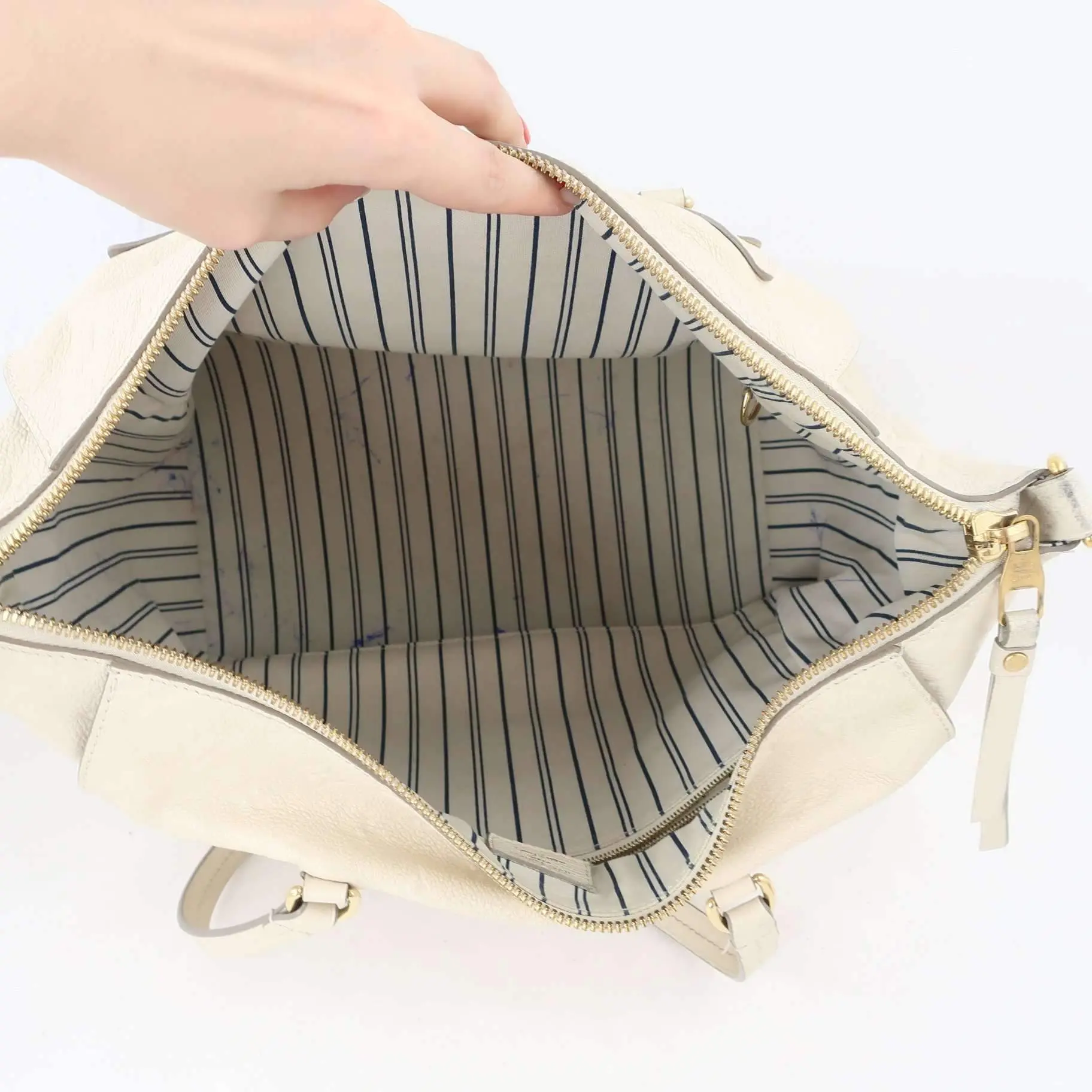 Louis Vuitton Lumineuse PM Empreinte Neige Bag - Image 25