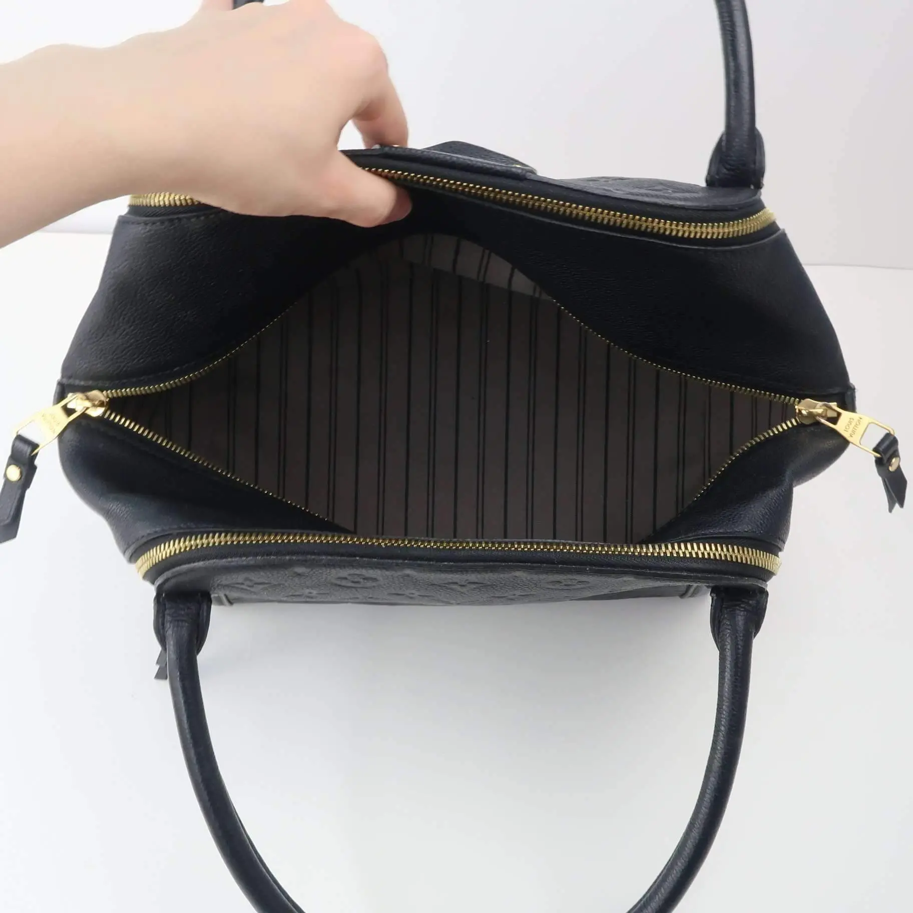 Louis Vuitton Marais MM Empreinte Noir Black Bag - Image 13