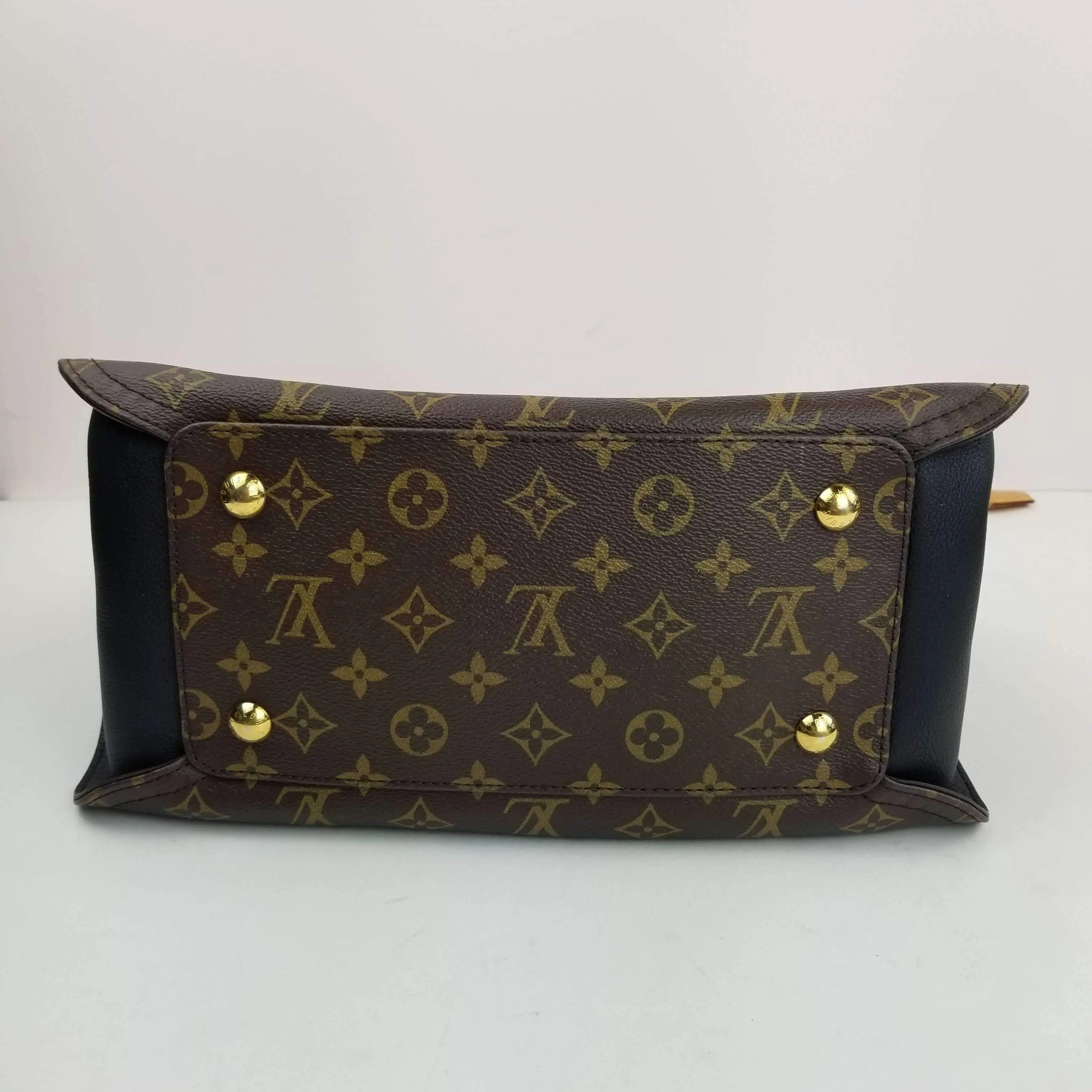 Louis Vuitton Monogram Canvas Noir Black Gaia Bag - Image 19