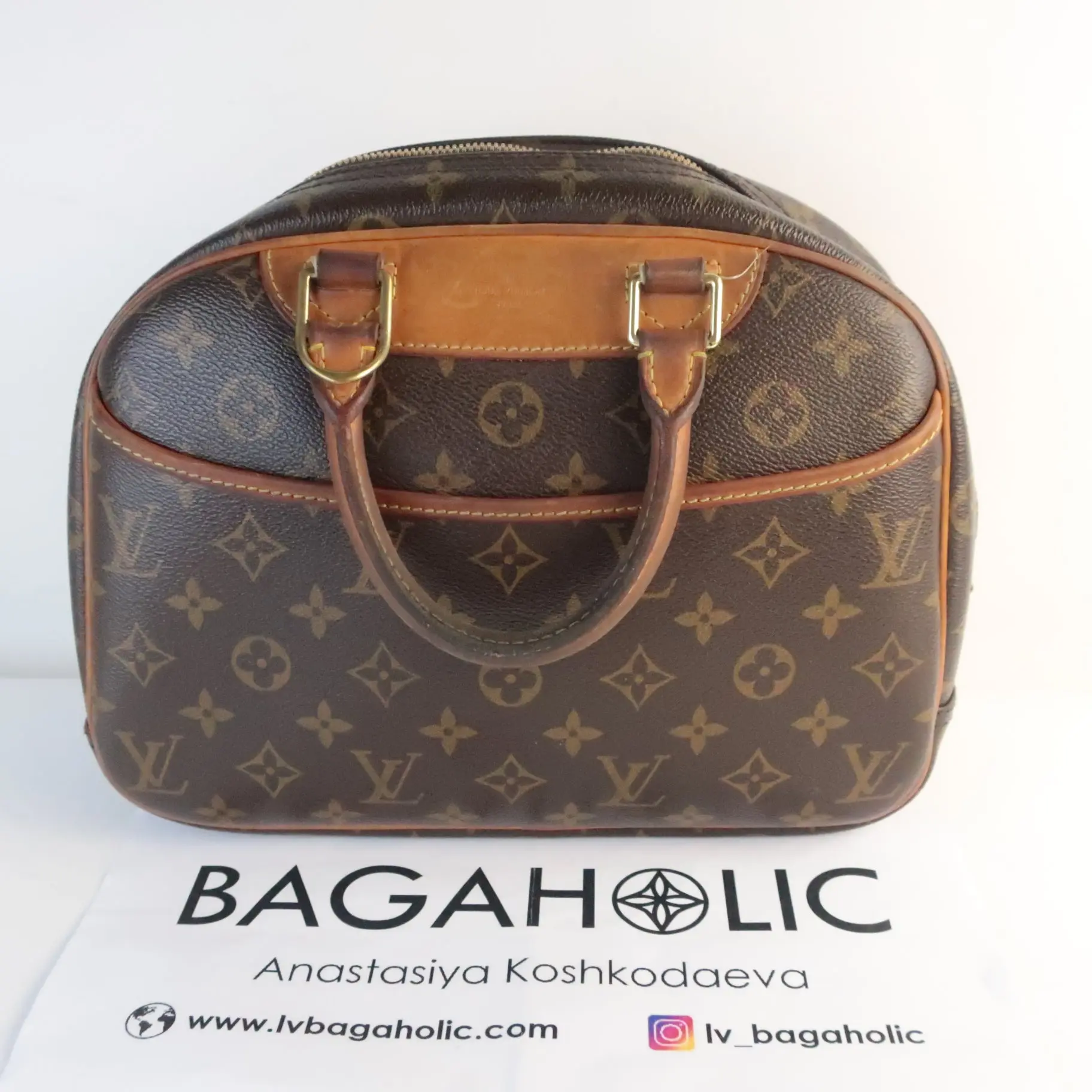 Louis Vuitton Monogram Canvas Deauville Bag - Image 3