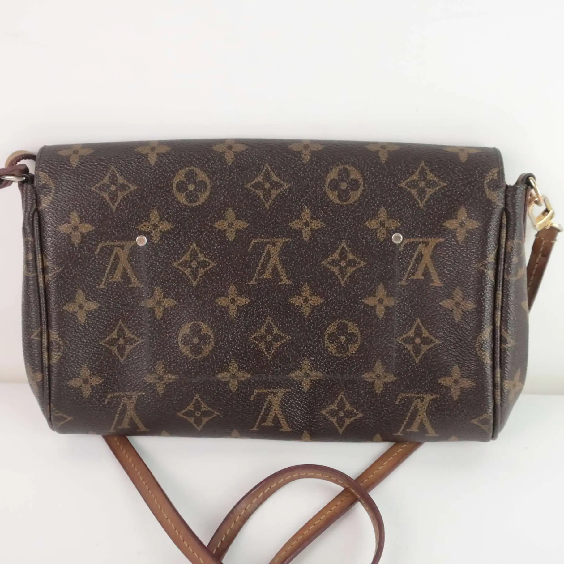 Louis Vuitton Monogram Canvas Favorite MM Crossbody Bag - Image 3