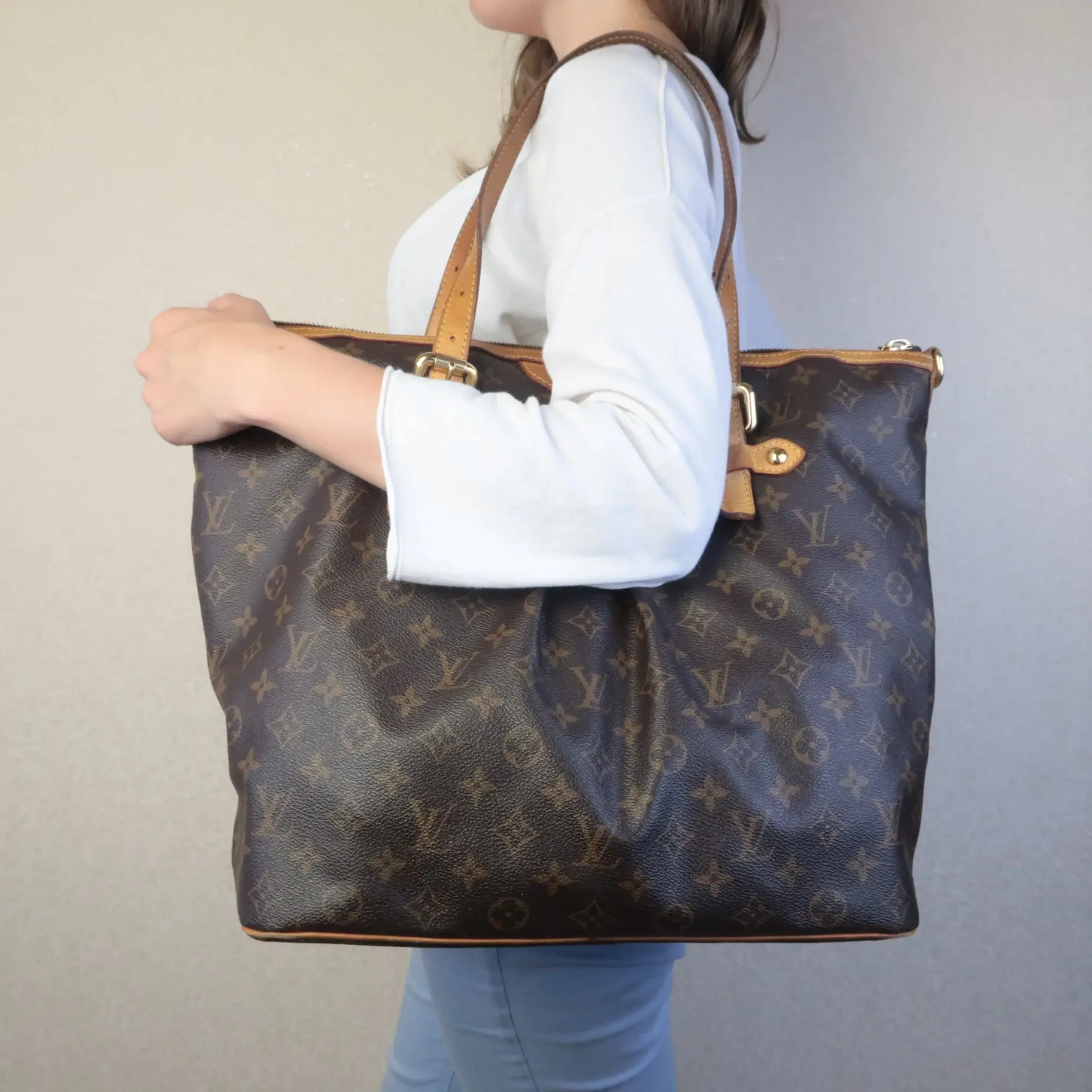 Louis Vuitton Monogram Palermo GM Shoulder Bag - Image 2