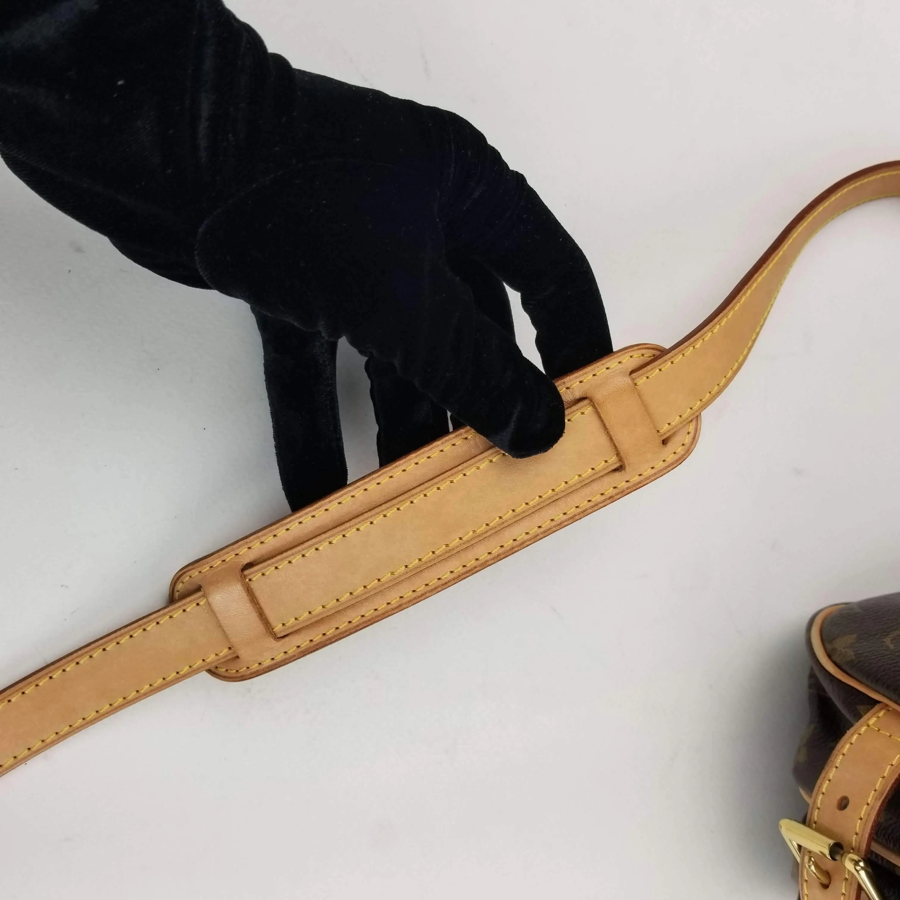 Louis Vuitton Monogram Canvas Saumur PM Bag - Image 8