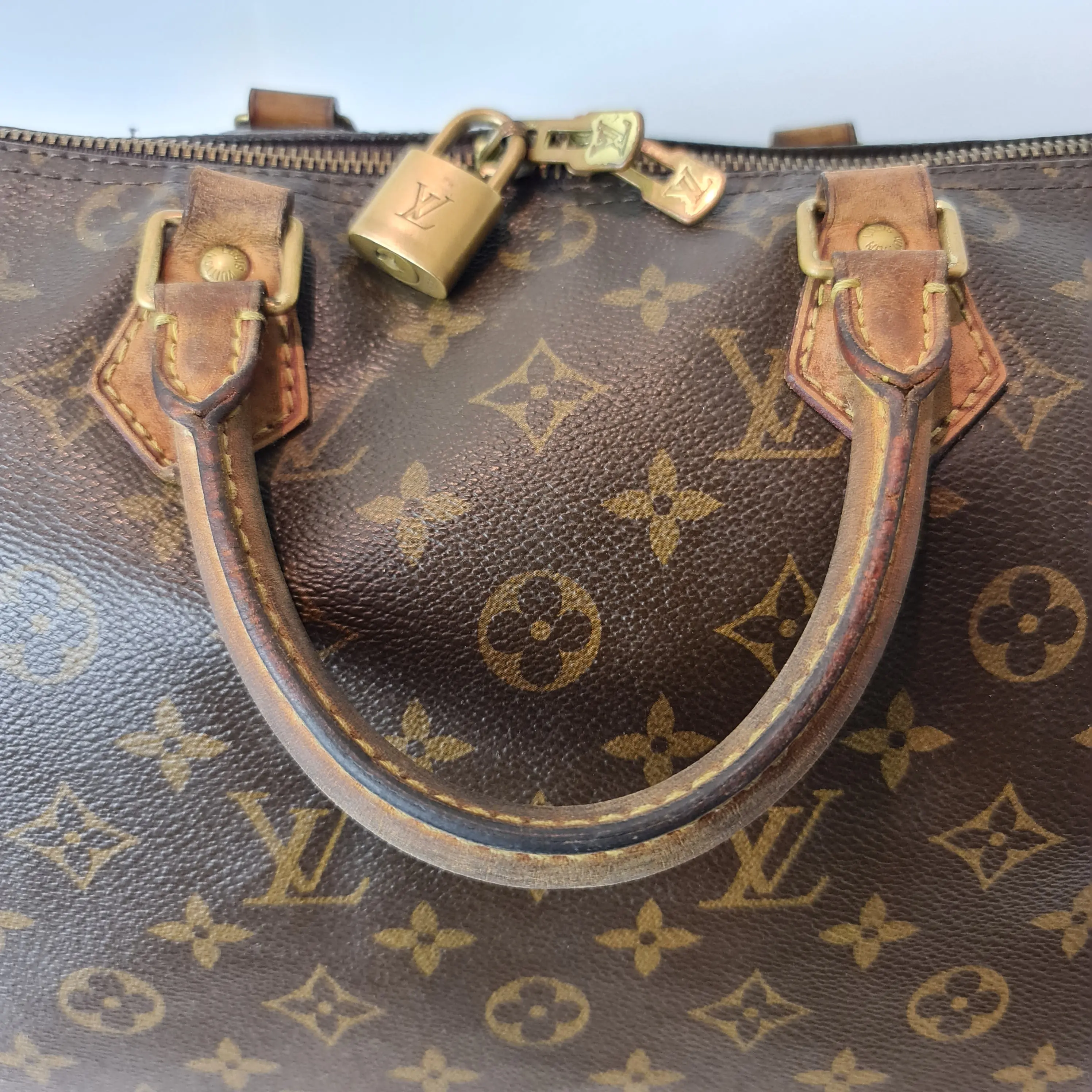 Louis Vuitton Monogram Canvas Speedy 30 Bandouliere Bag (with faded initials) (784) - Image 8