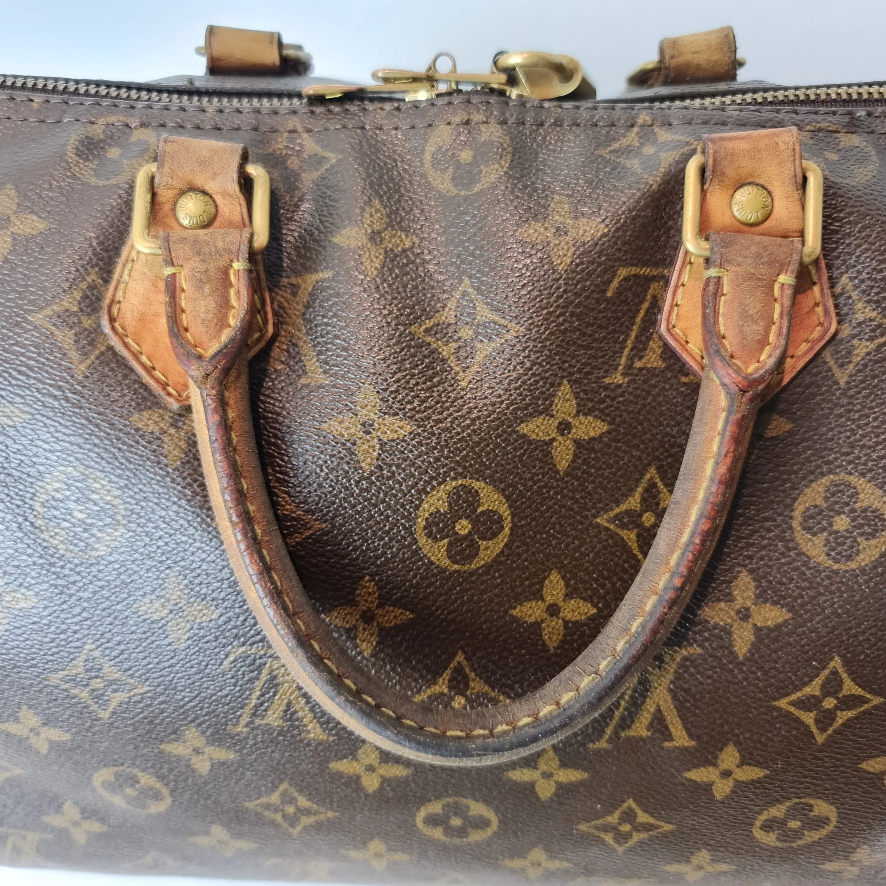 Louis Vuitton Monogram Canvas Speedy 30 Bandouliere Bag (with faded initials) (784) - Image 9