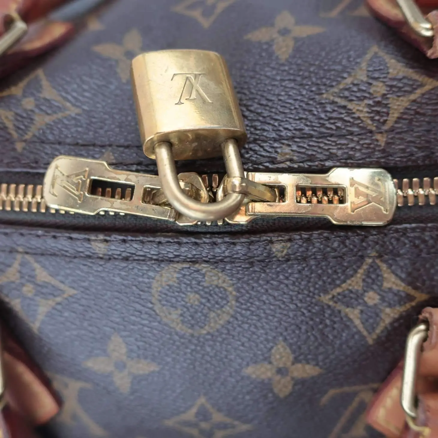 Louis Vuitton Monogram Canvas Speedy 30 Bandouliere Bag (with initials) - Image 18