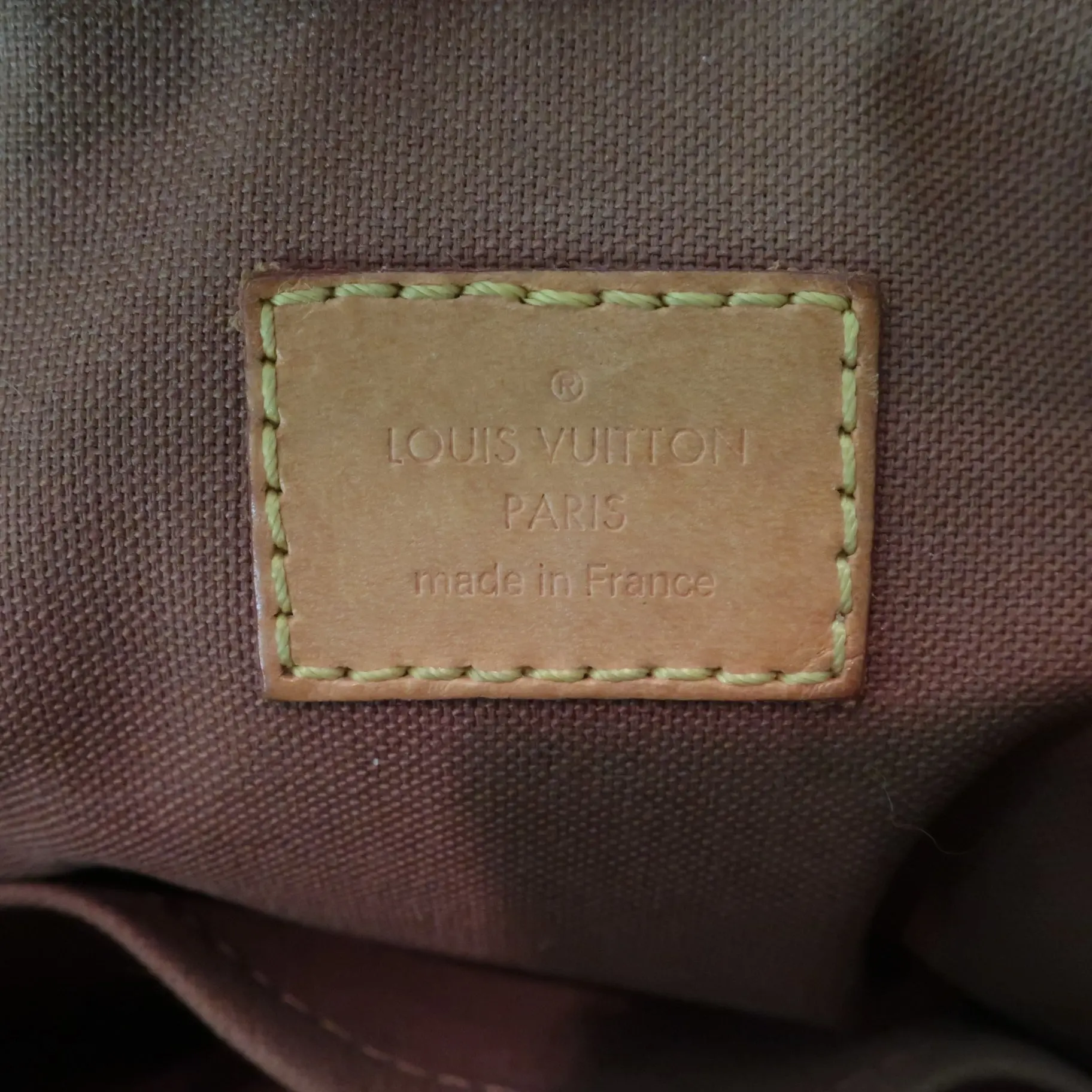 Louis Vuitton Monogram Canvas Tivoli GM Bag (780) - Image 8