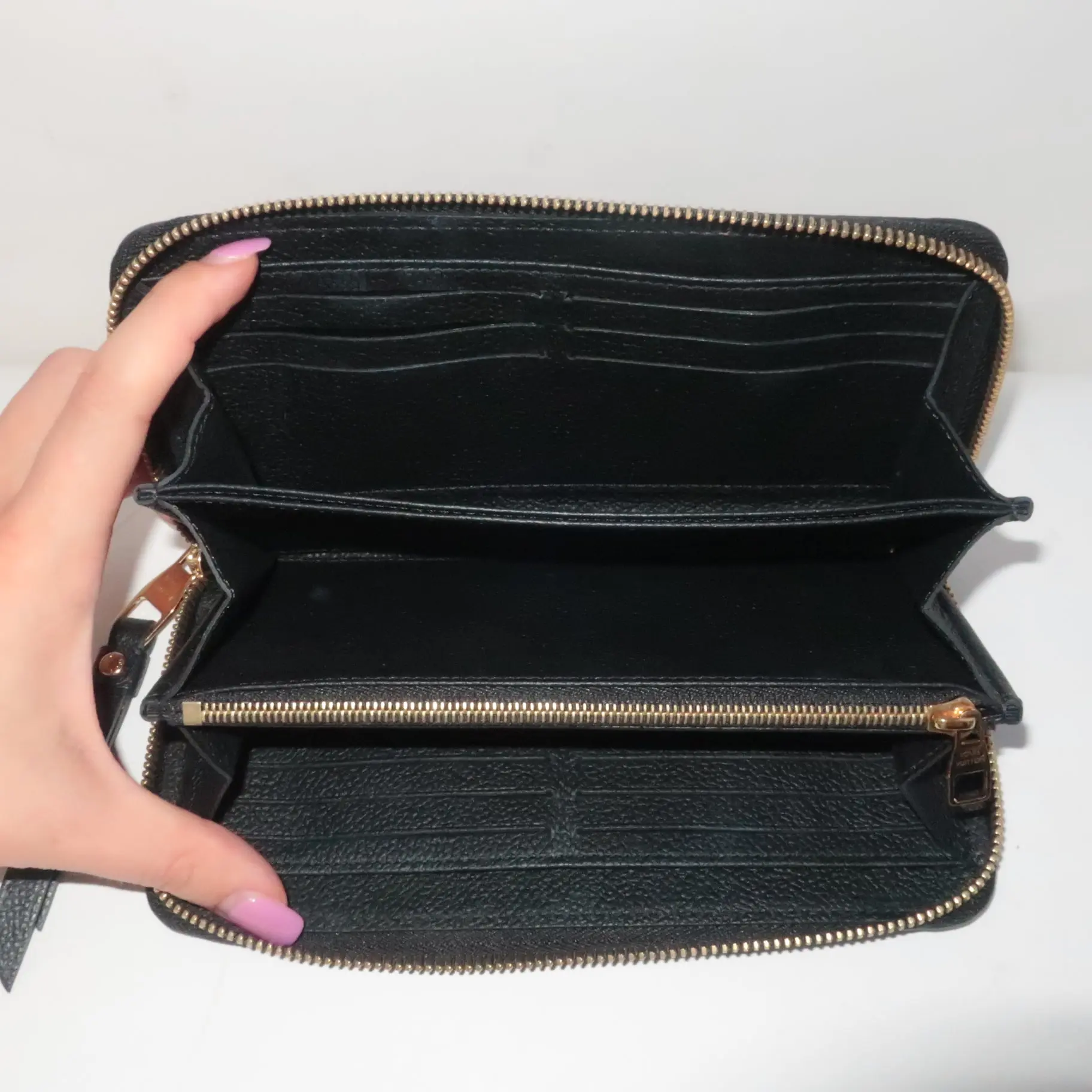 Louis Vuitton Empreinte Leather Noir Zippy wallet - Image 6