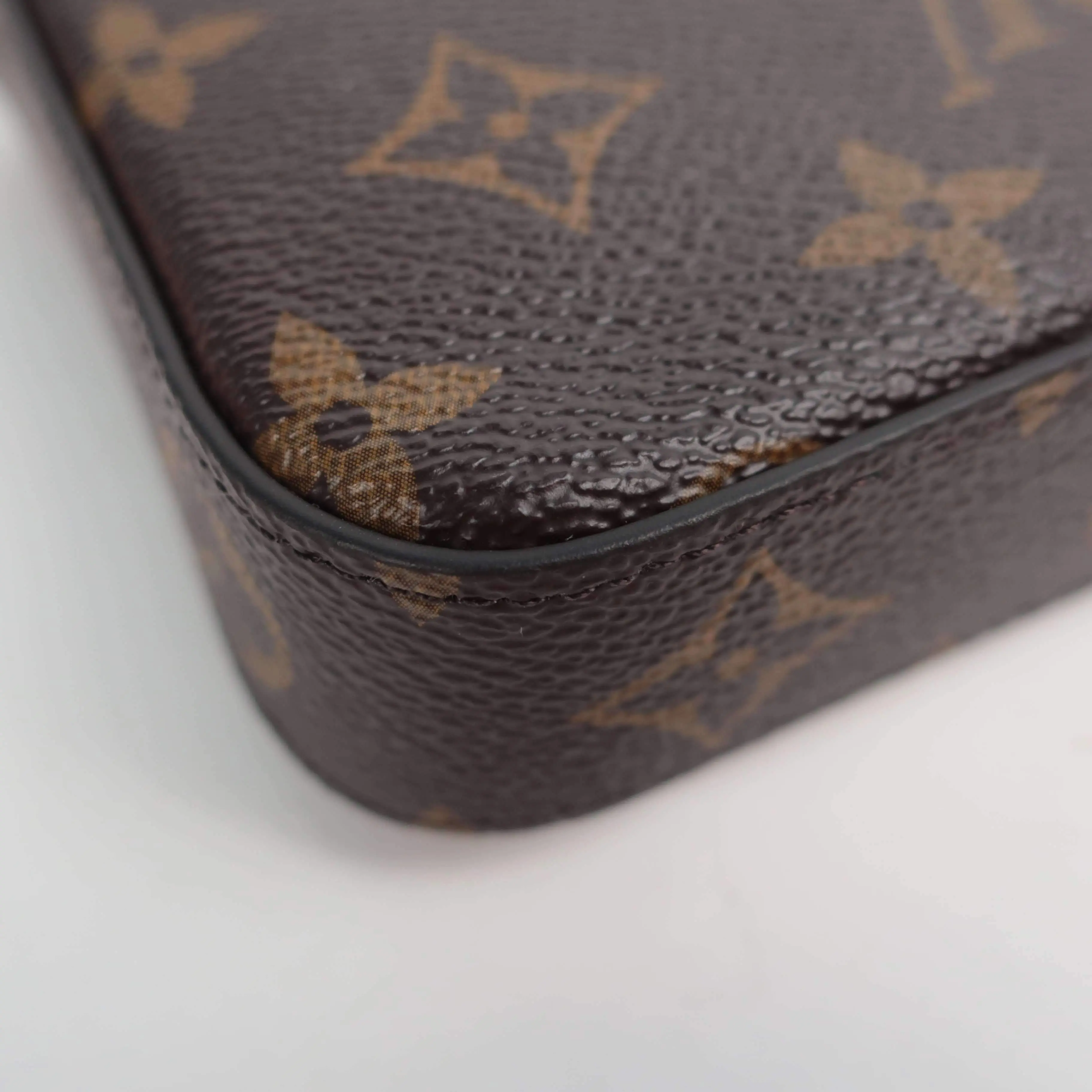Louis Vuitton Monogram Felicie bag with Fuchsia Inserts - Image 14