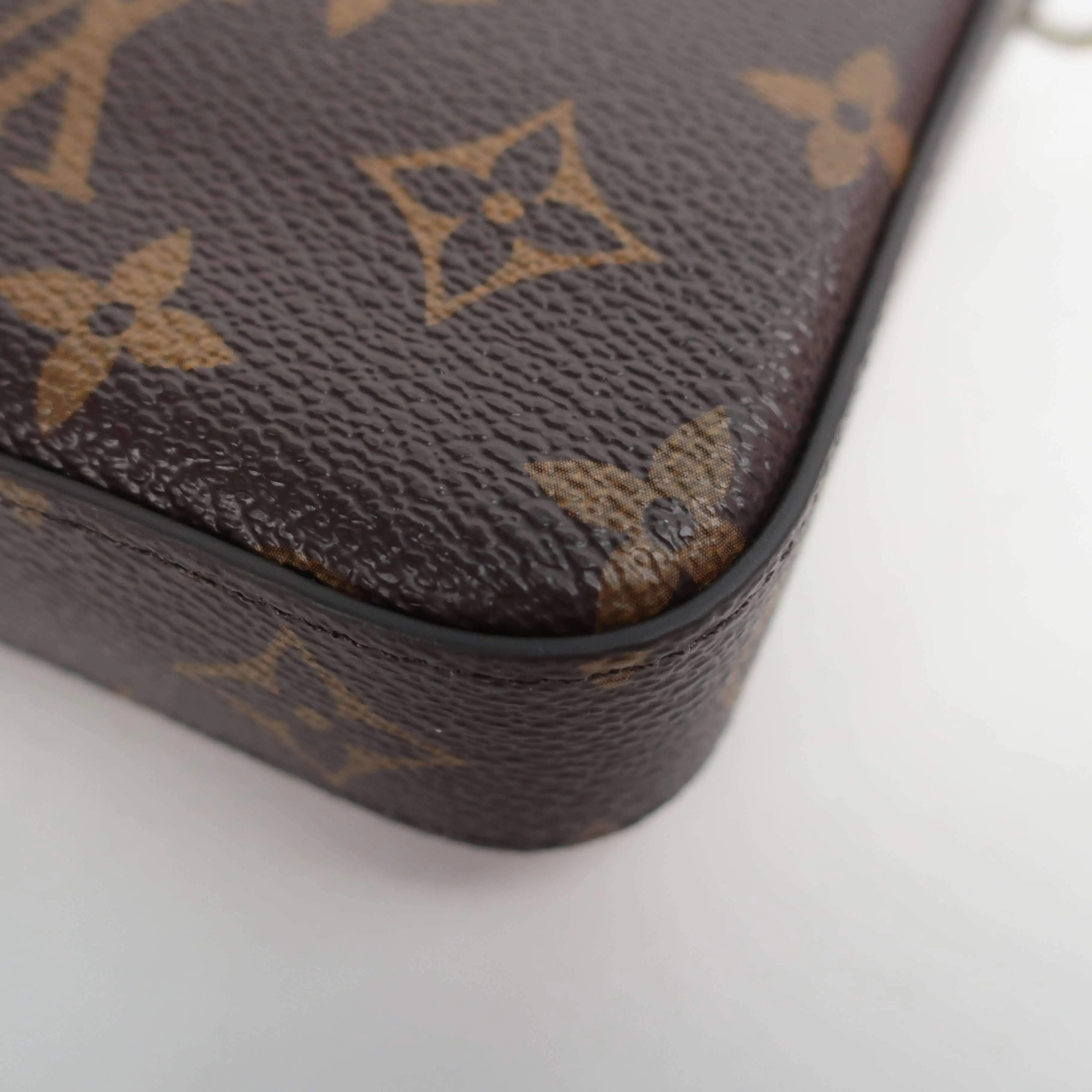 Louis Vuitton Monogram Felicie bag with Fuchsia Inserts - Image 23