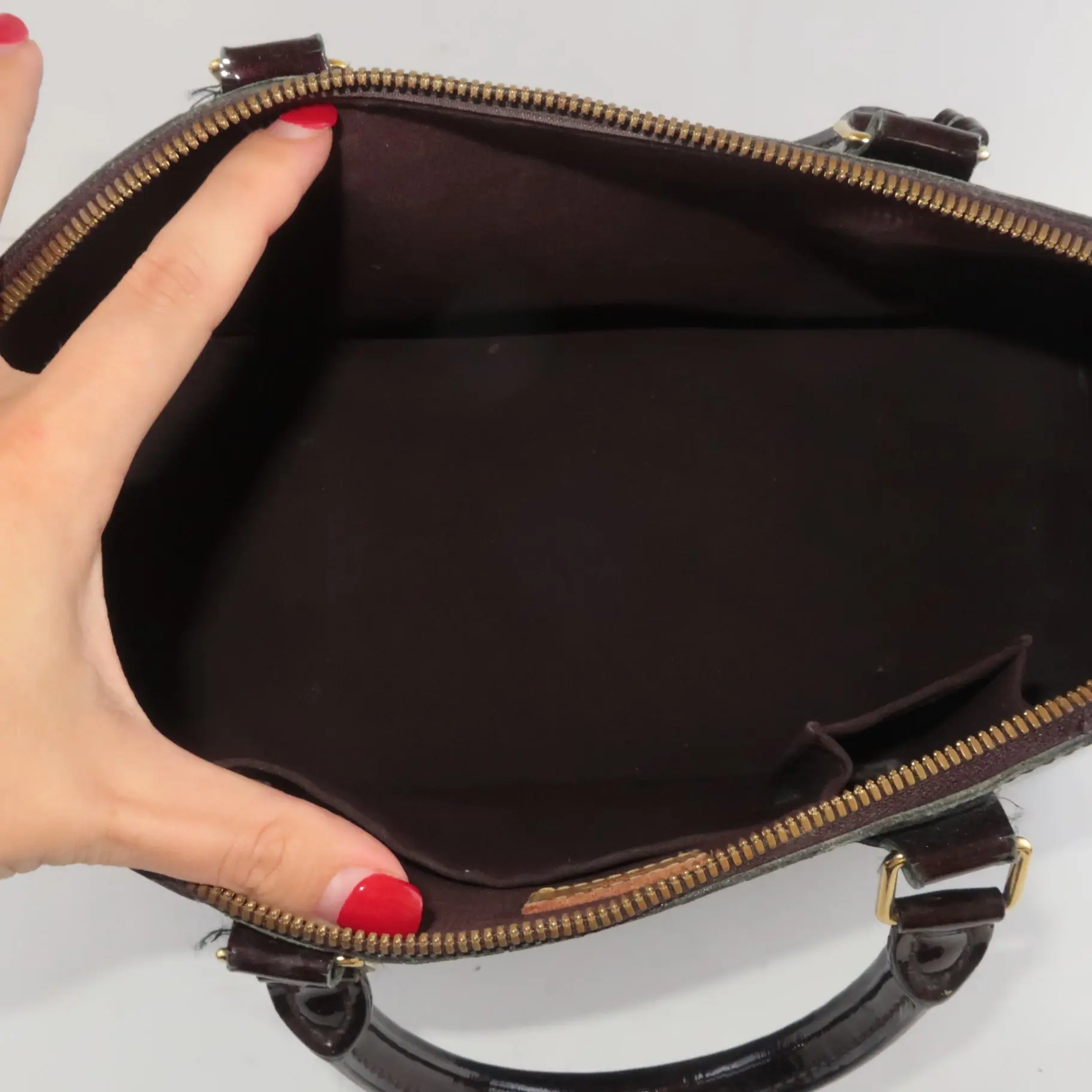 Louis Vuitton Monogram Vernis Alma MM Amarante Bag - Image 10