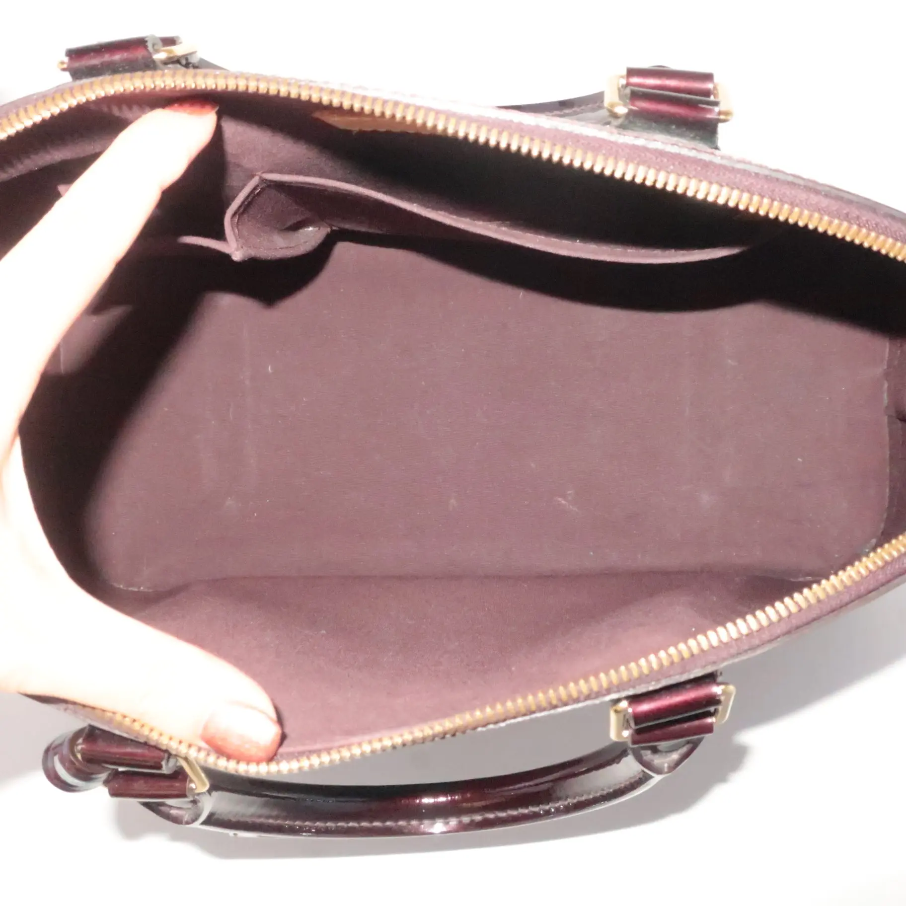 Louis Vuitton Monogram Vernis Alma MM Amarante Bag - Image 6