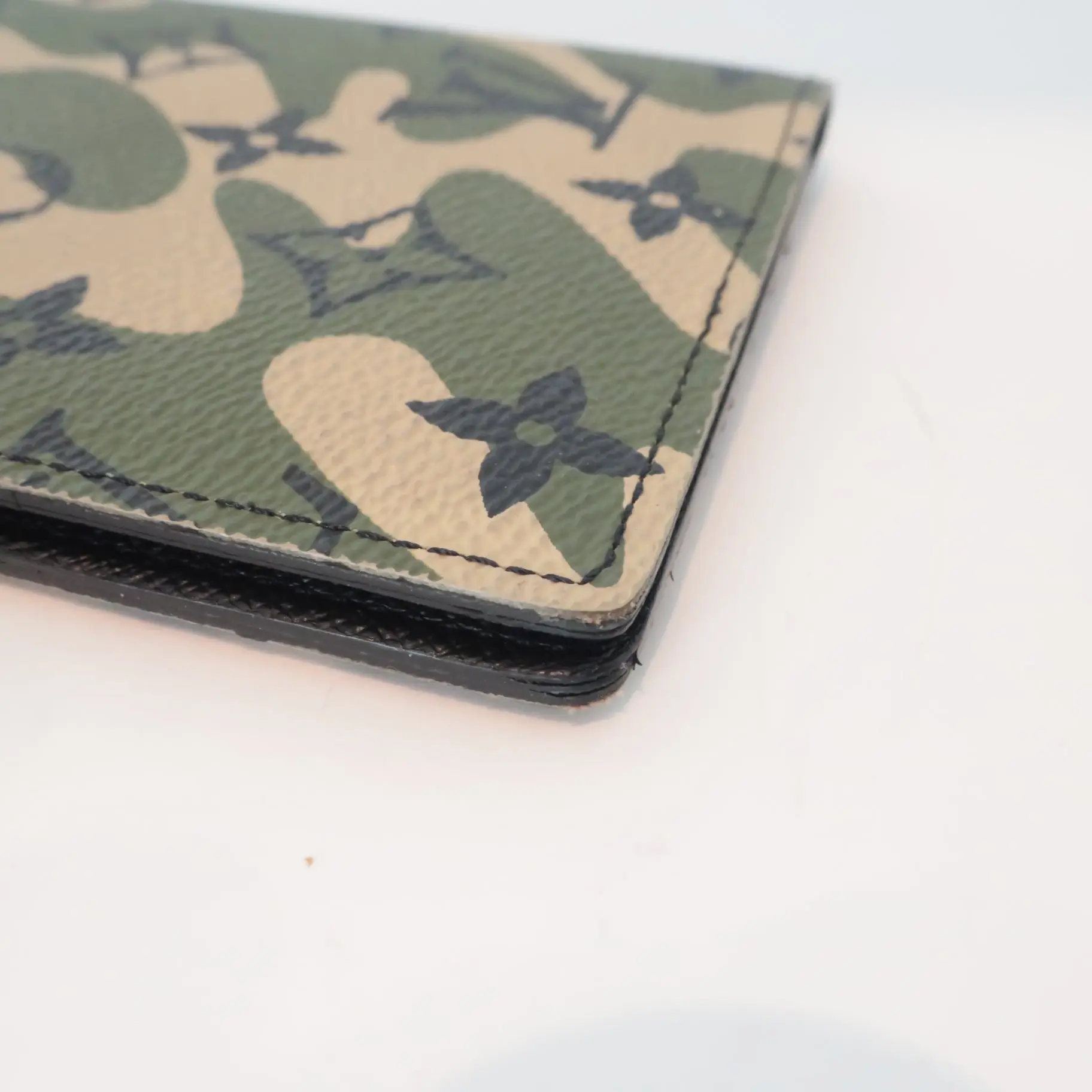 Louis Vuitton Monogramouflage Passport Cover (773) - Image 5