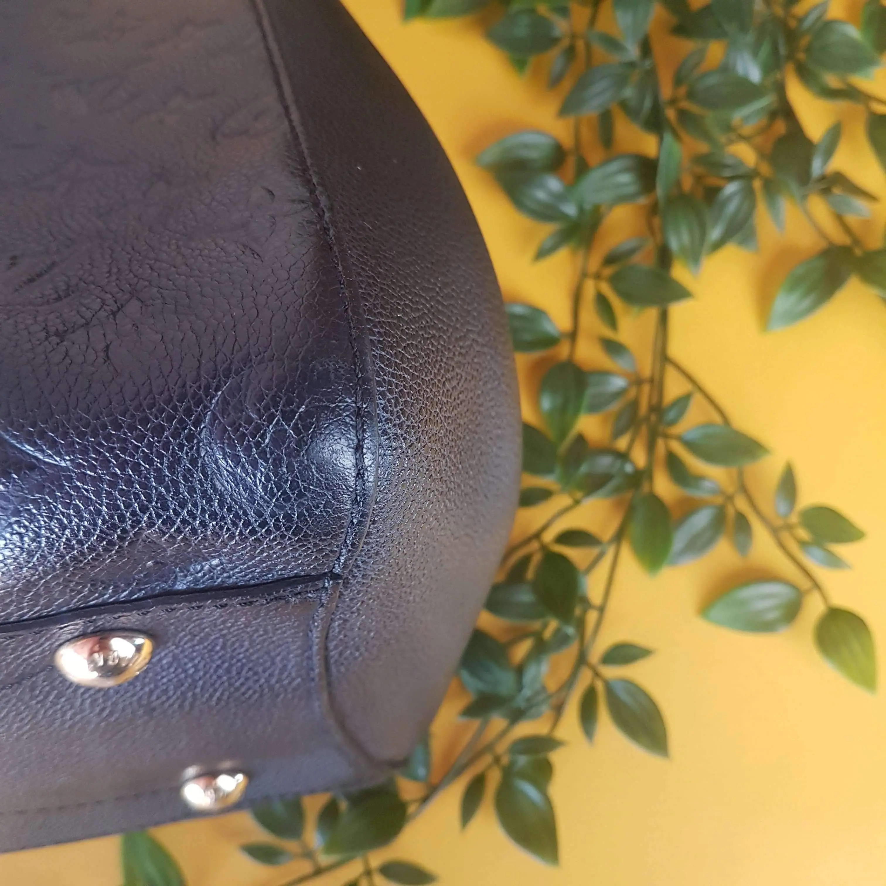 Louis Vuitton Montaigne GM Noir Empreinte Leather Bag - Image 10