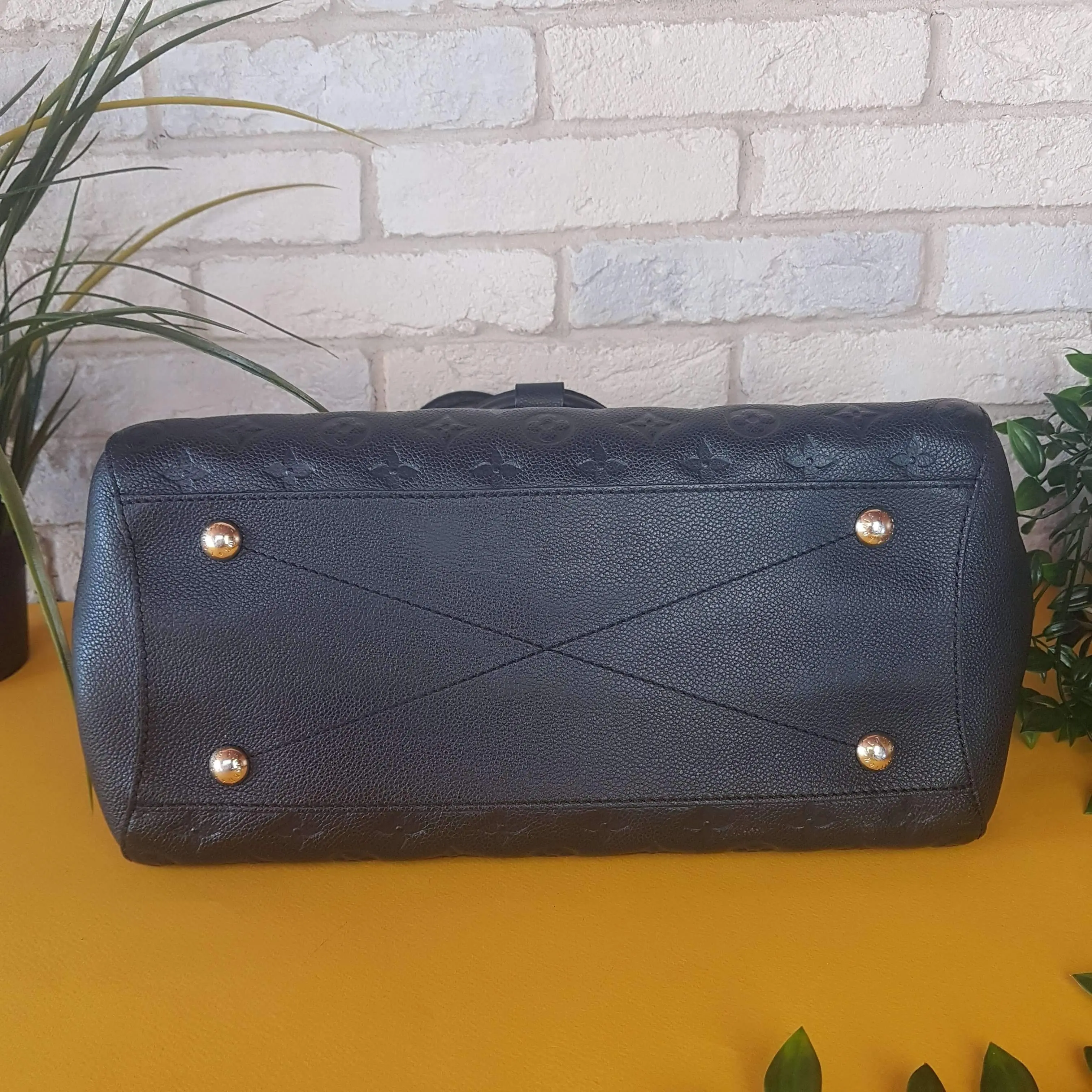 Louis Vuitton Montaigne GM Noir Empreinte Leather Bag - Image 7