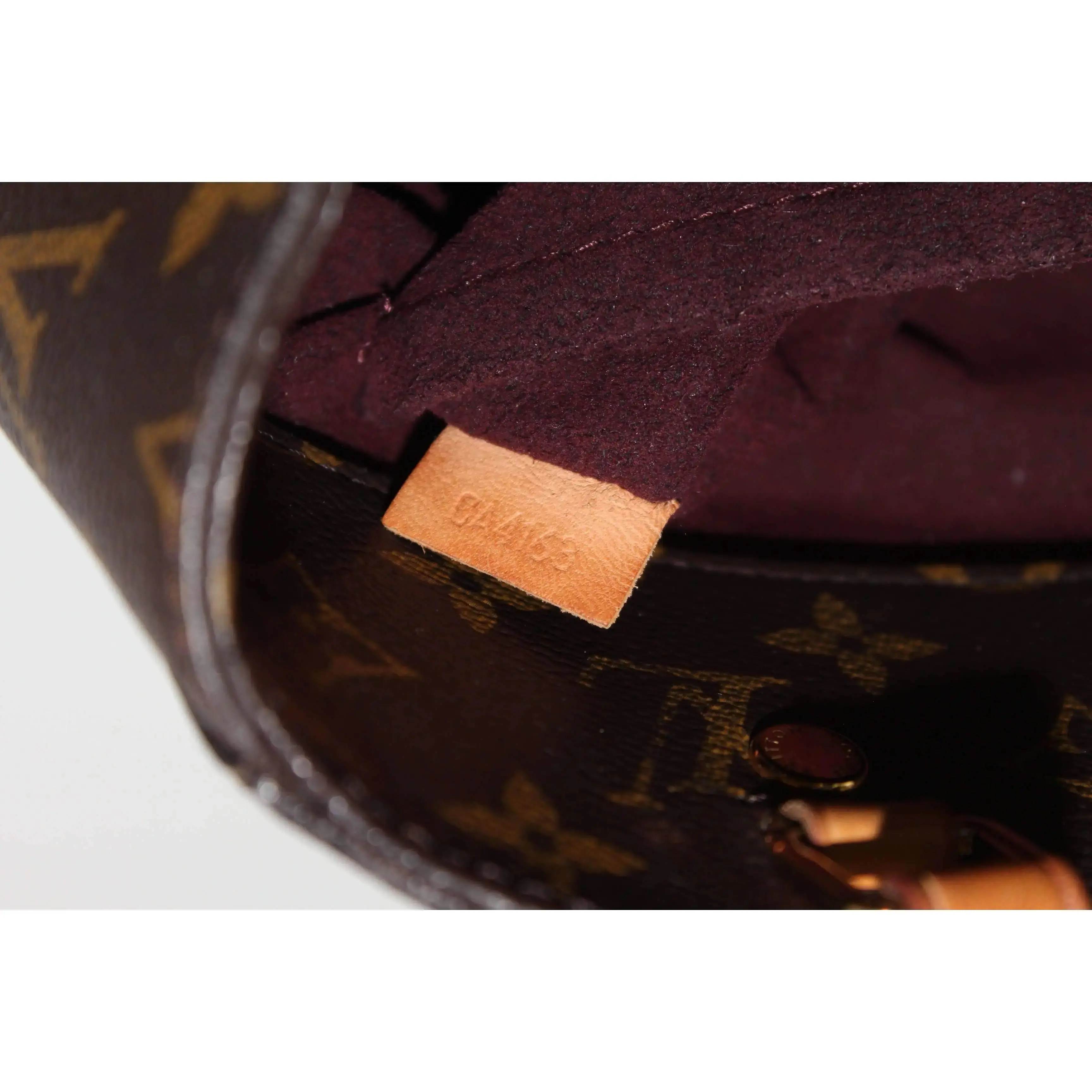 Louis Vuitton Montaigne MM Monogram Bag - Image 9