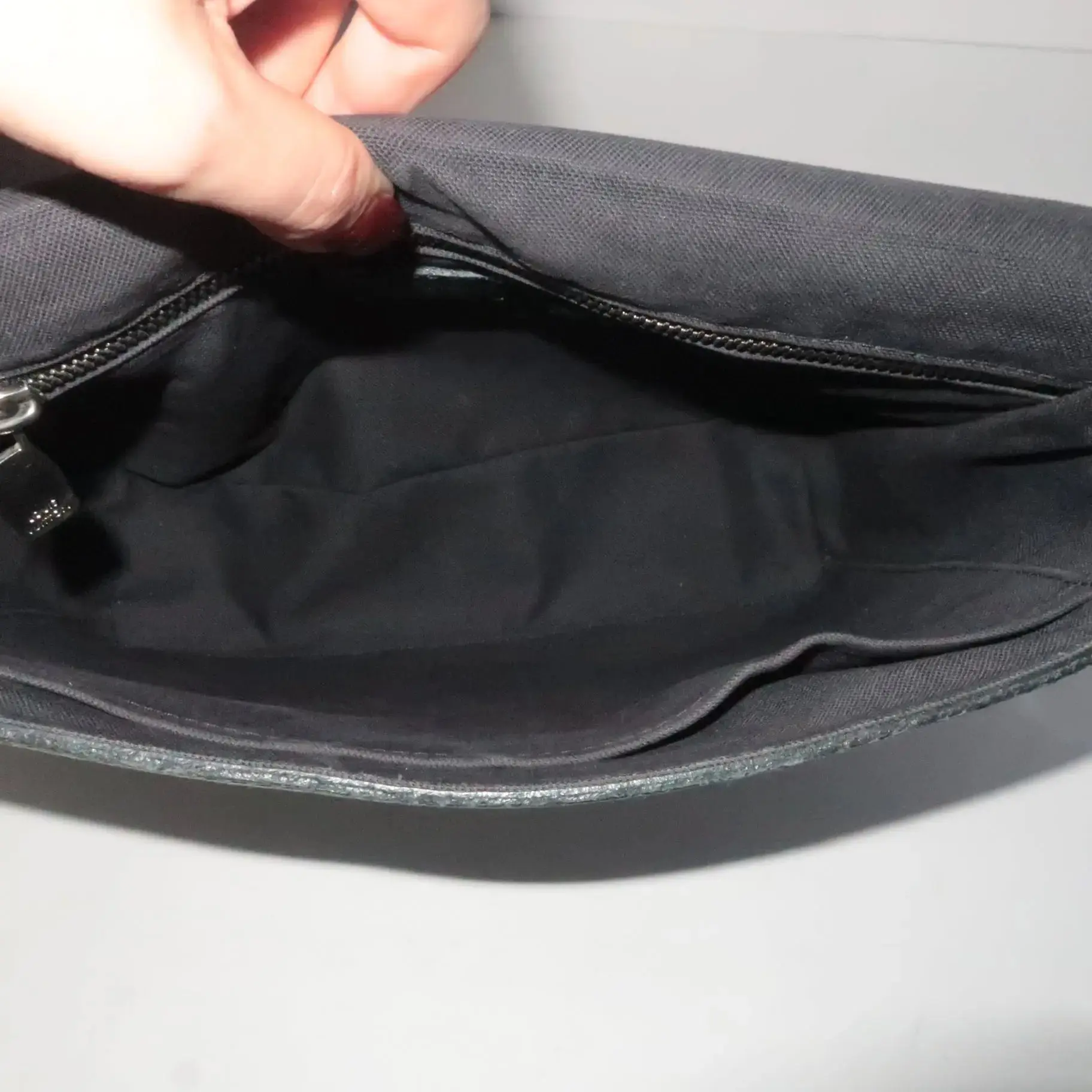 Louis Vuitton Navy Blue Taiga Roman PM Messenger Crossbody Bag (566) - Image 5