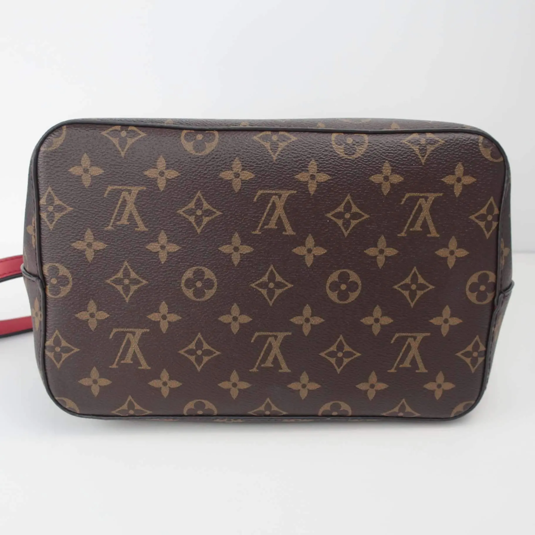 Louis Vuitton NeoNoe NM Shoulder Red Bag - Image 11