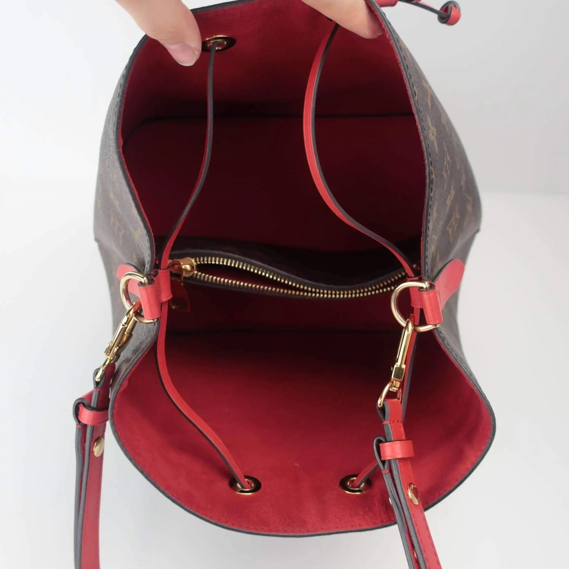 Louis Vuitton NeoNoe NM Shoulder Red Bag - Image 19