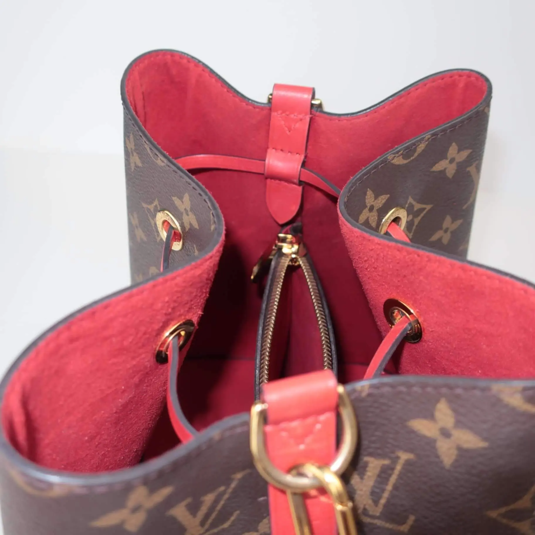 Louis Vuitton NeoNoe NM Shoulder Red Bag - Image 8