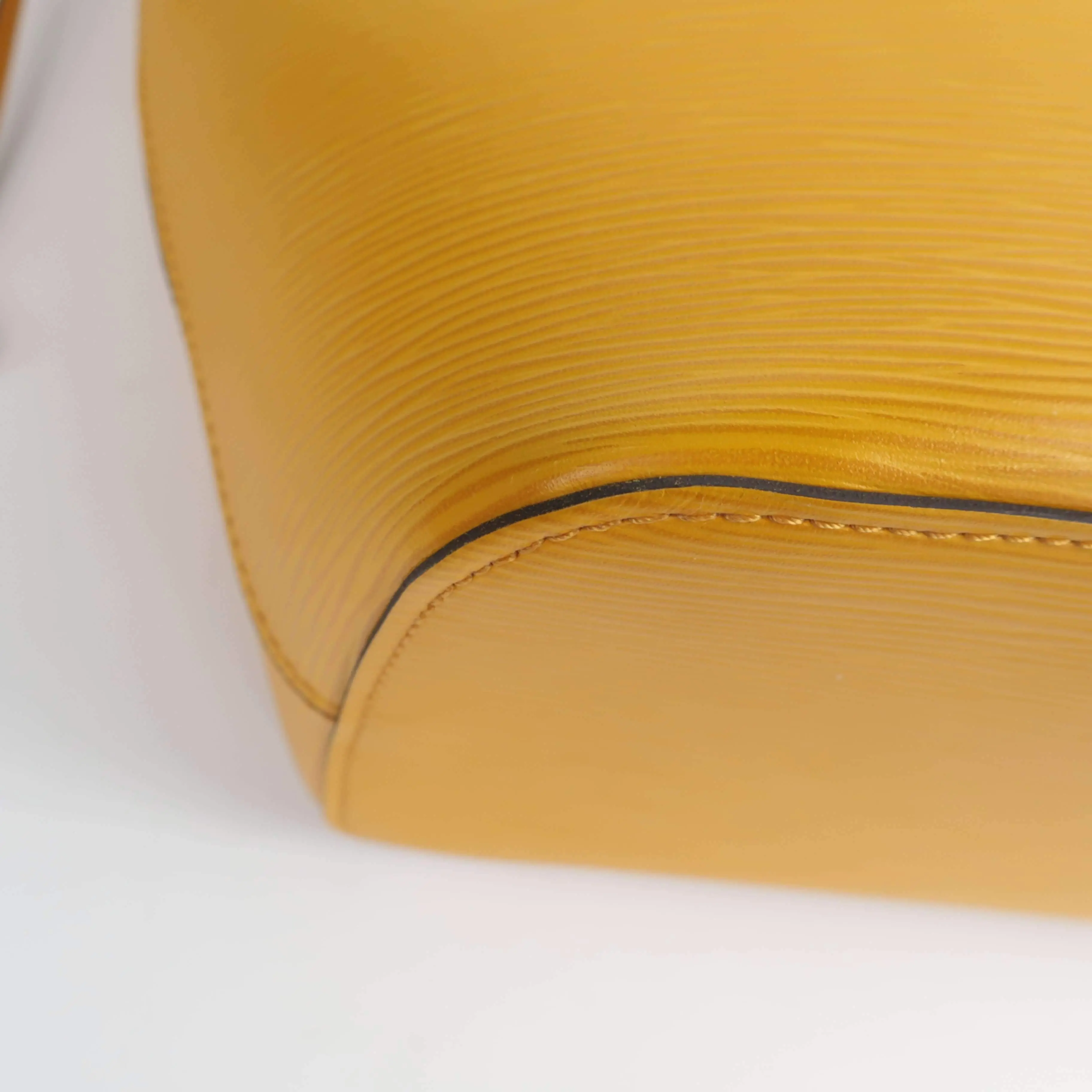 Louis Vuitton Neverfull MM Epi Yellow with pouch - Image 12