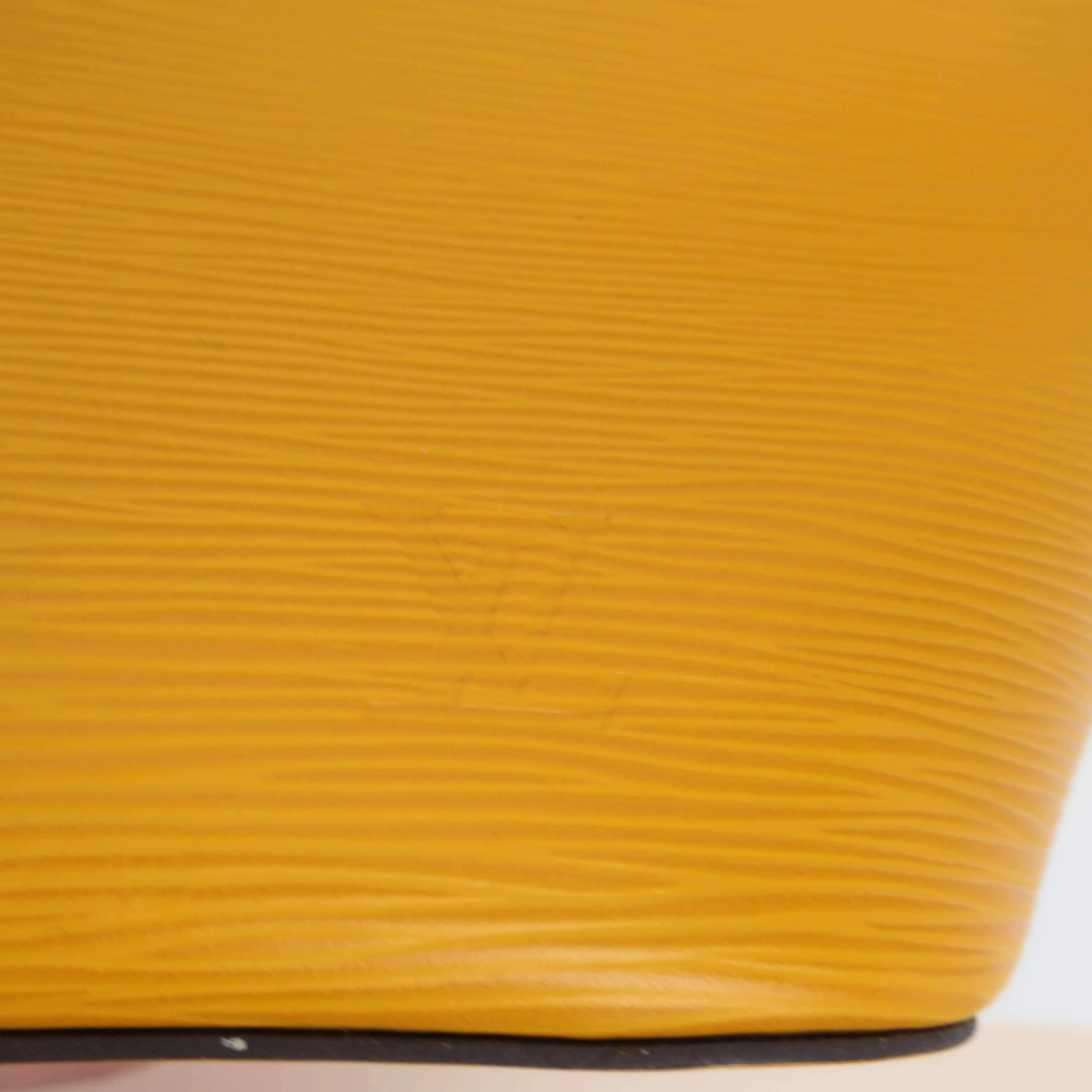 Louis Vuitton Neverfull MM Epi Yellow with pouch - Image 27