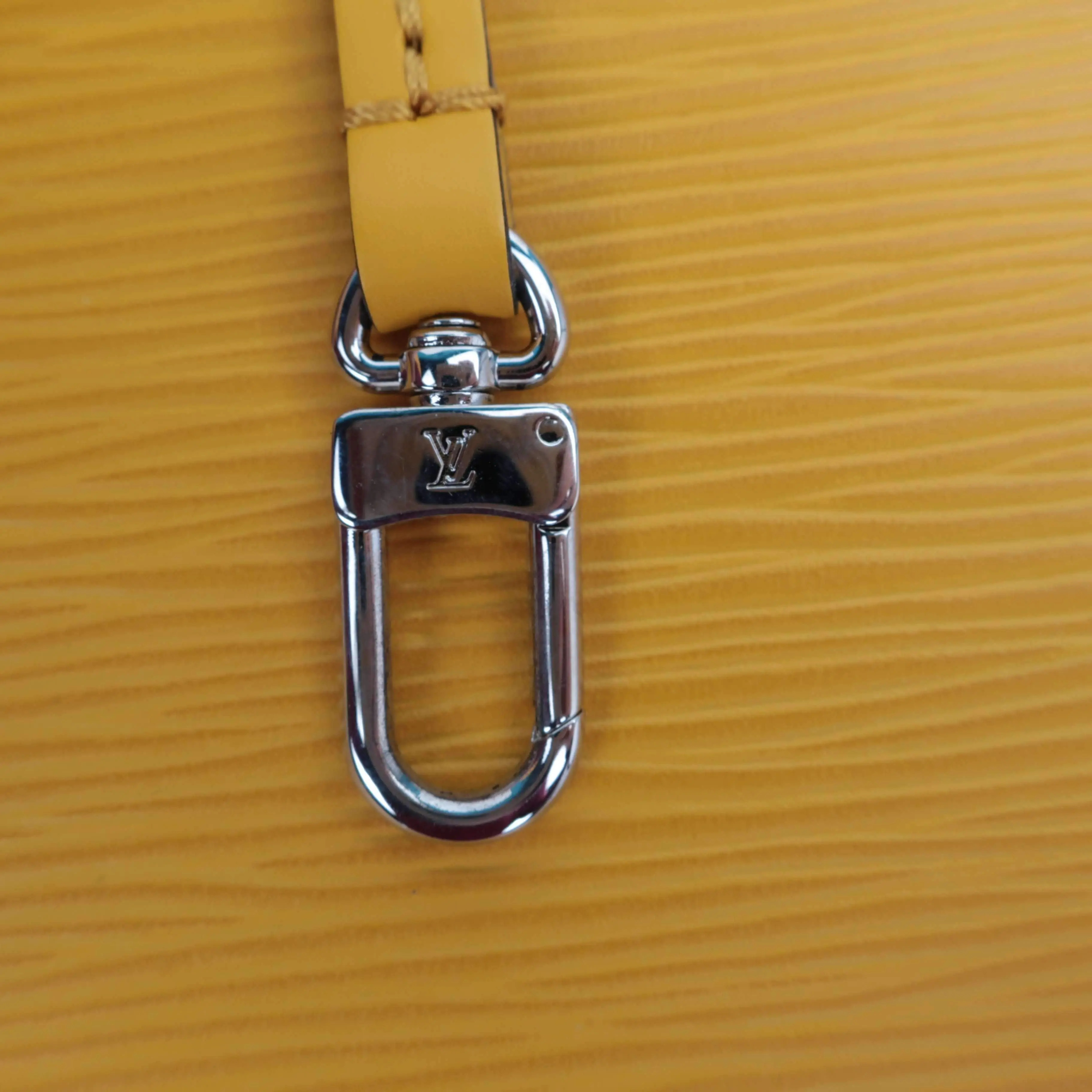 Louis Vuitton Neverfull MM Epi Yellow with pouch - Image 31