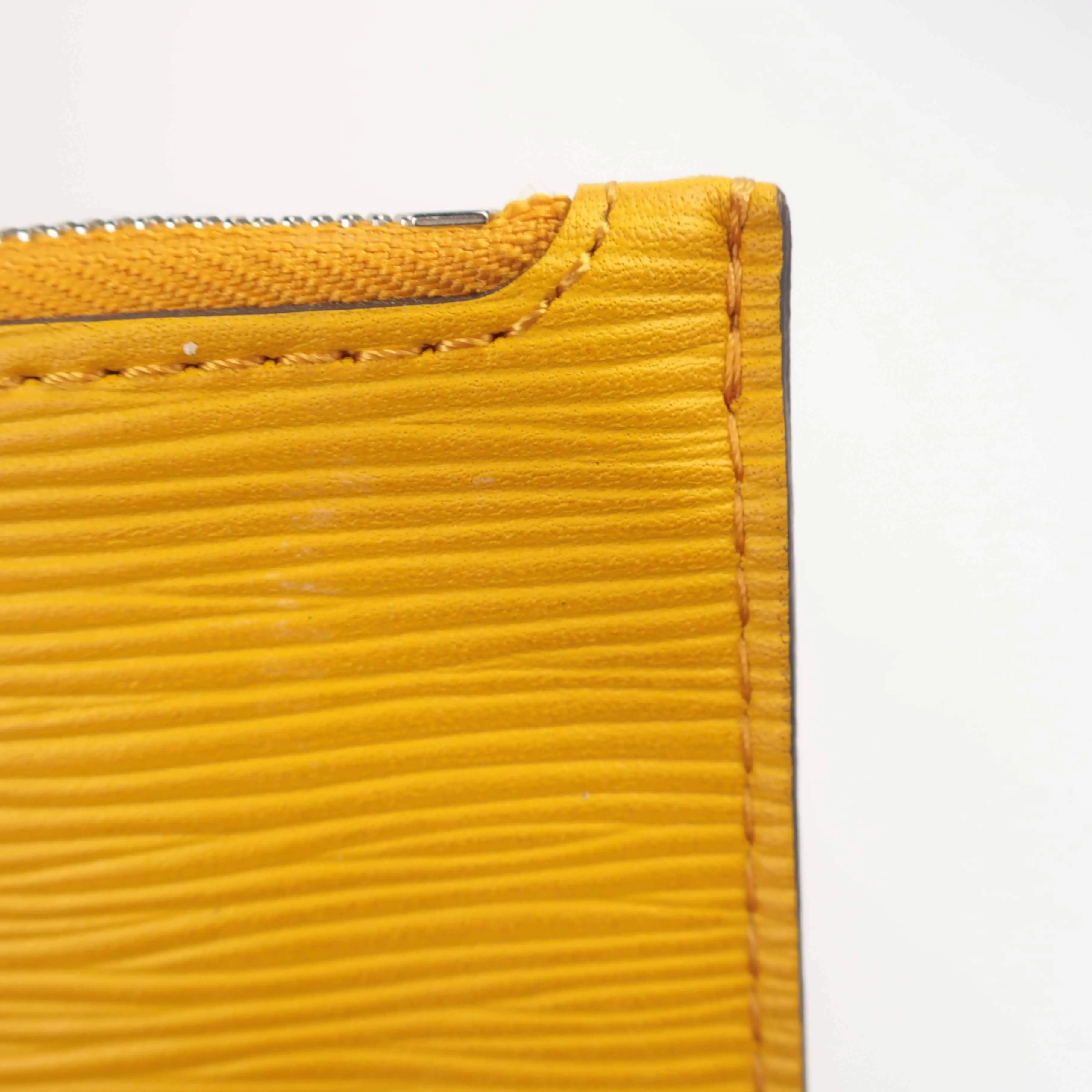 Louis Vuitton Neverfull MM Epi Yellow with pouch - Image 34