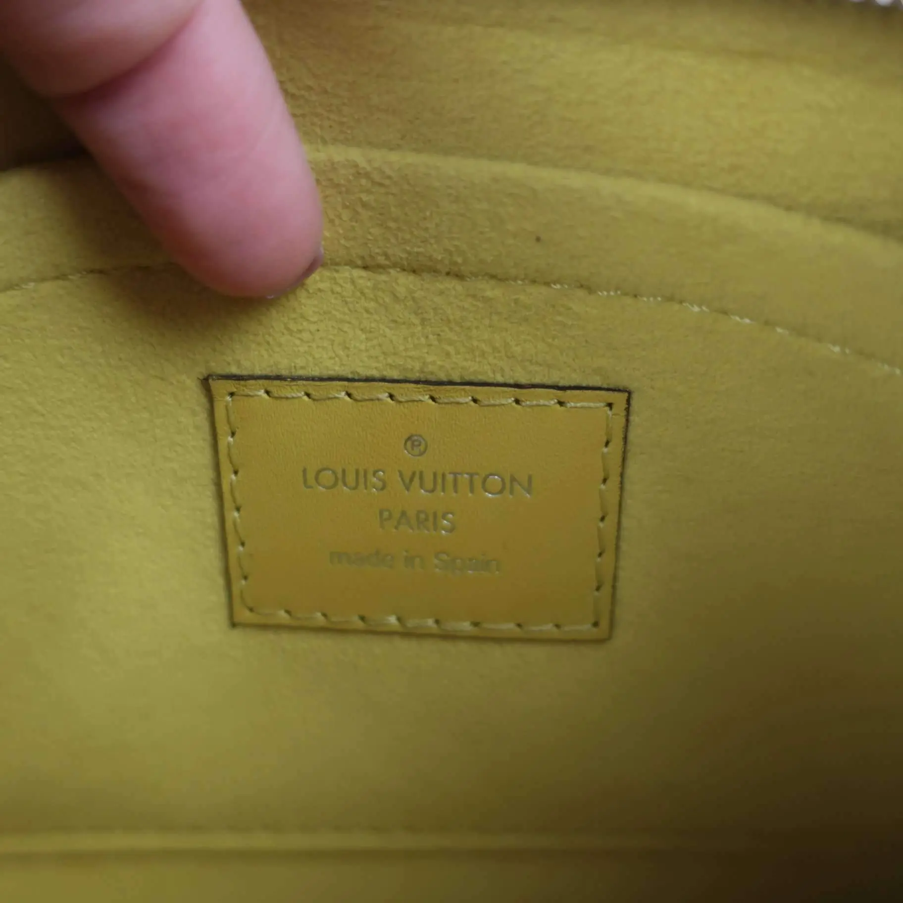 Louis Vuitton Neverfull PM Yellow Epi with Pouch - Image 36