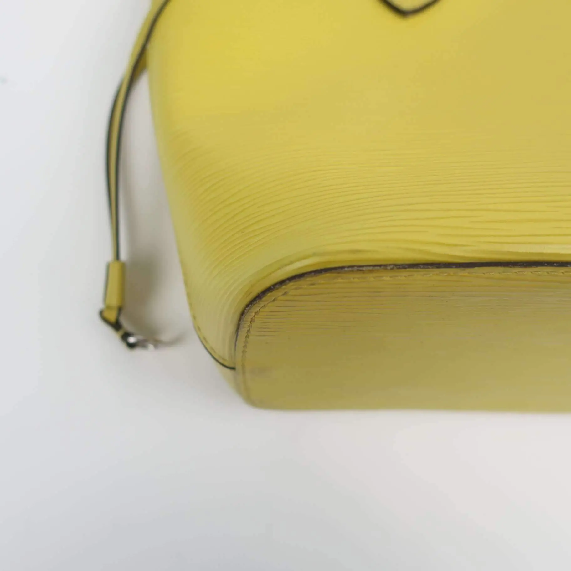 Louis Vuitton Neverfull PM Yellow Epi with Pouch - Image 9