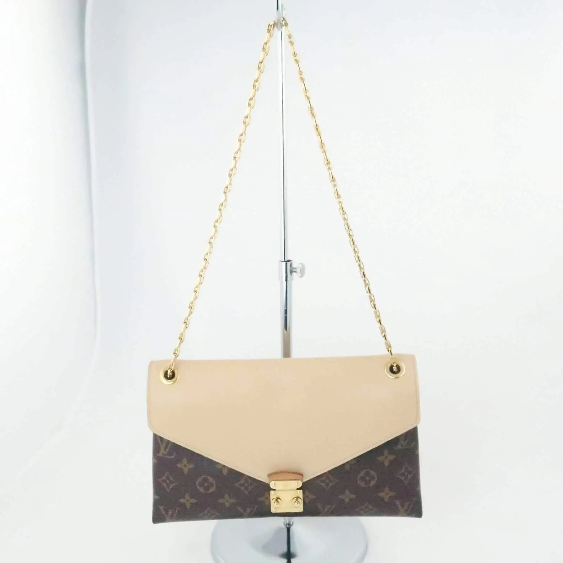 Louis Vuitton Pallas Chain Monogram Bag - Image 3
