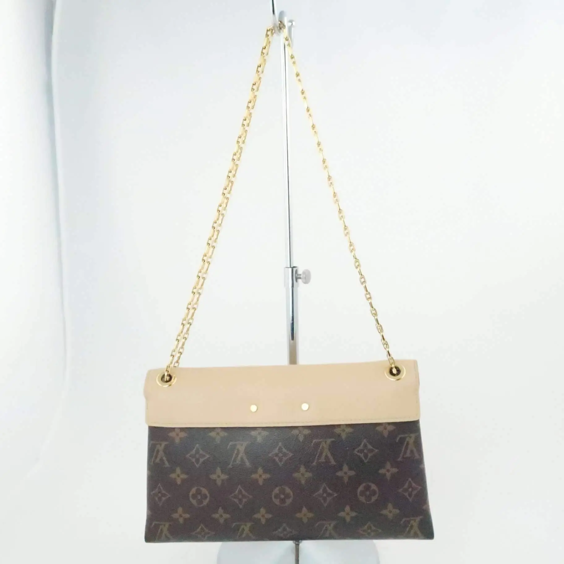 Louis Vuitton Pallas Chain Monogram Bag - Image 33